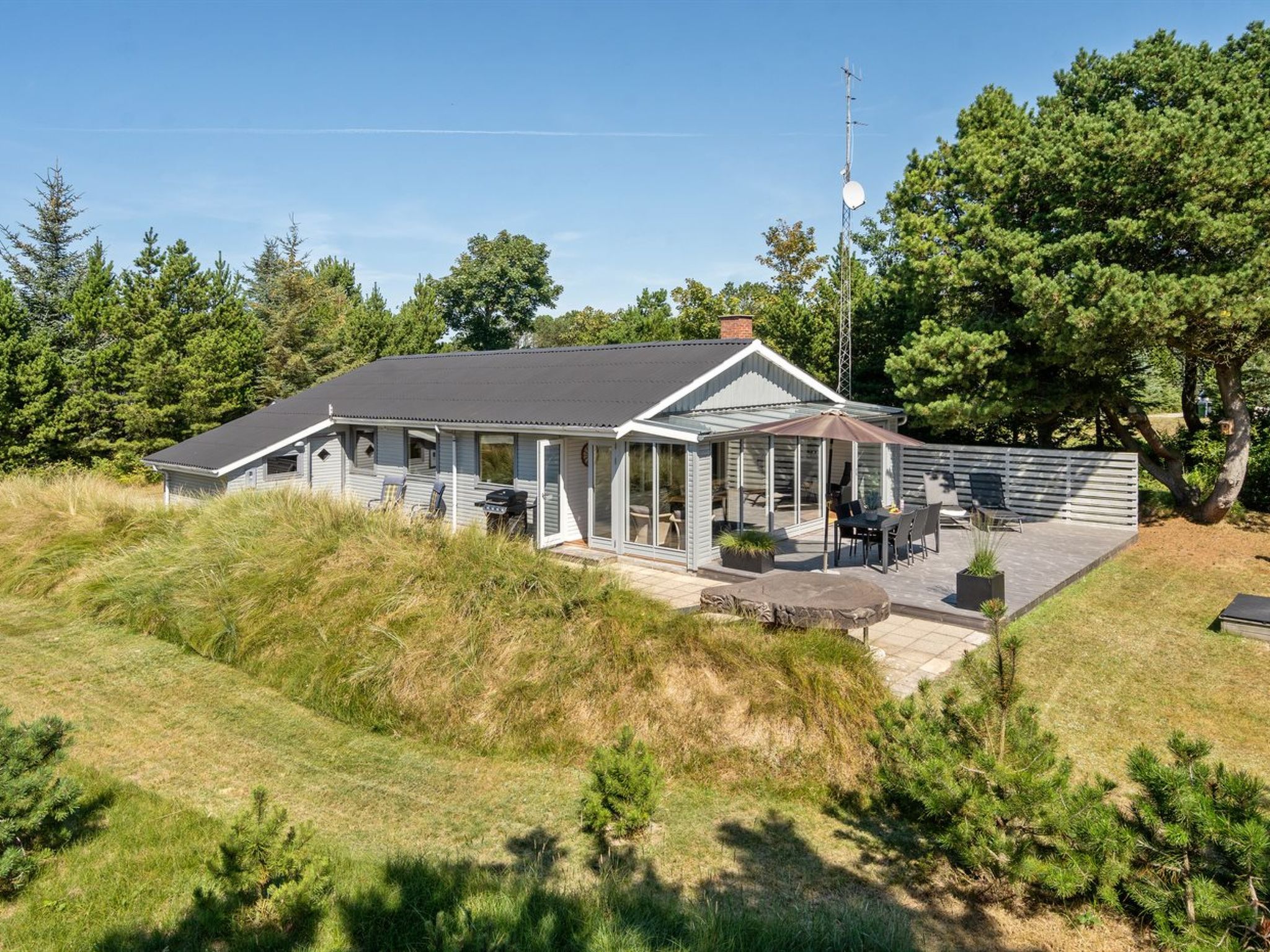 "Niels" - 1.5km from the sea