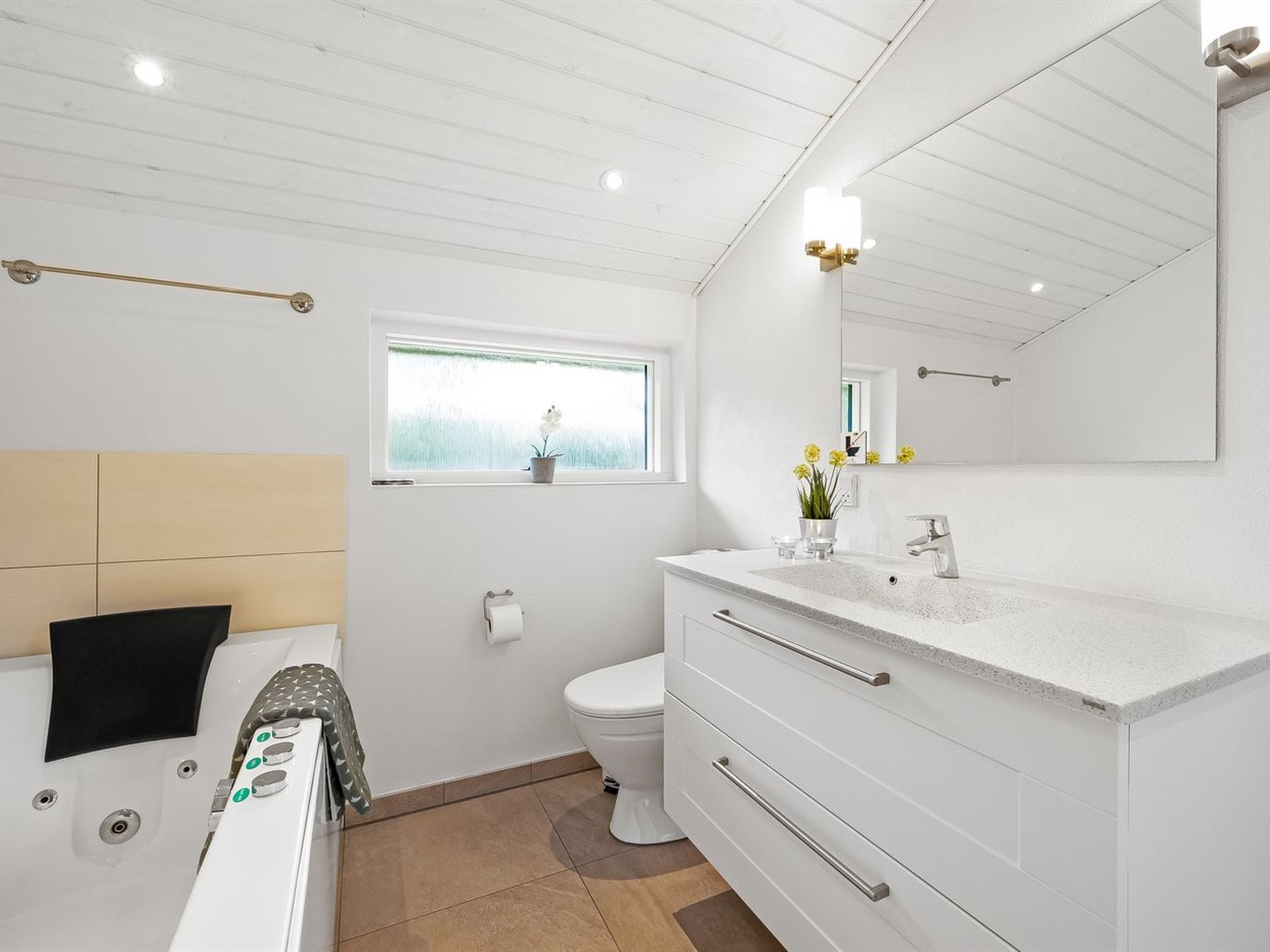 "Famke" - 1km from the sea - Binnen