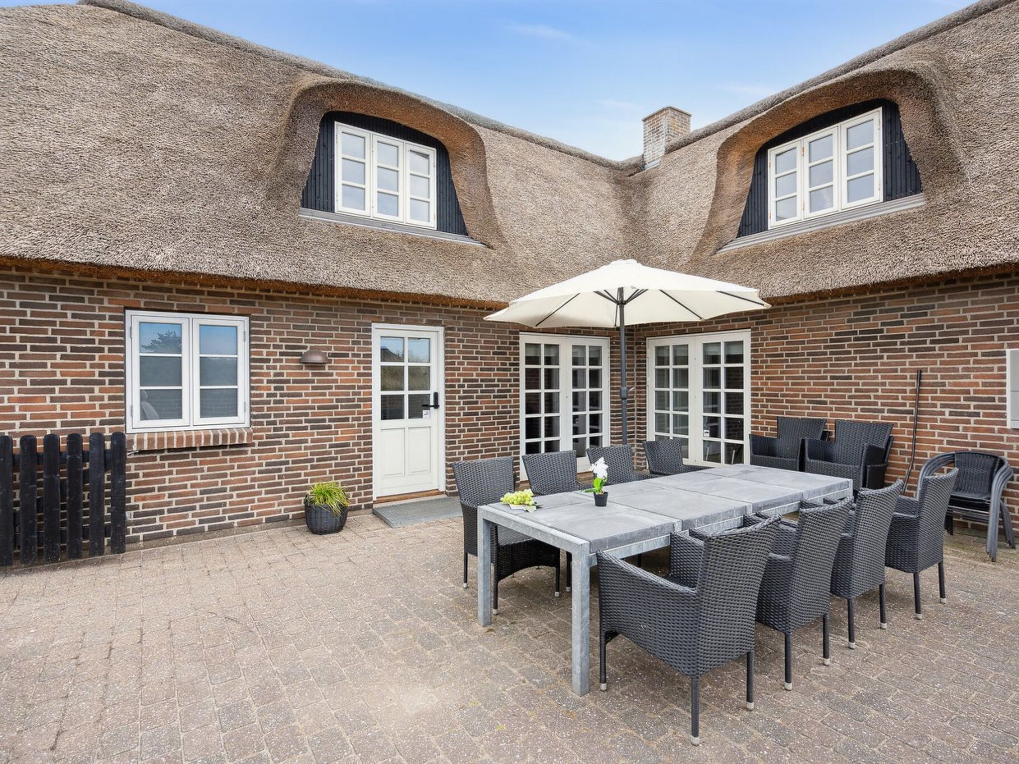"Domnika" - 350m from the sea - Buiten