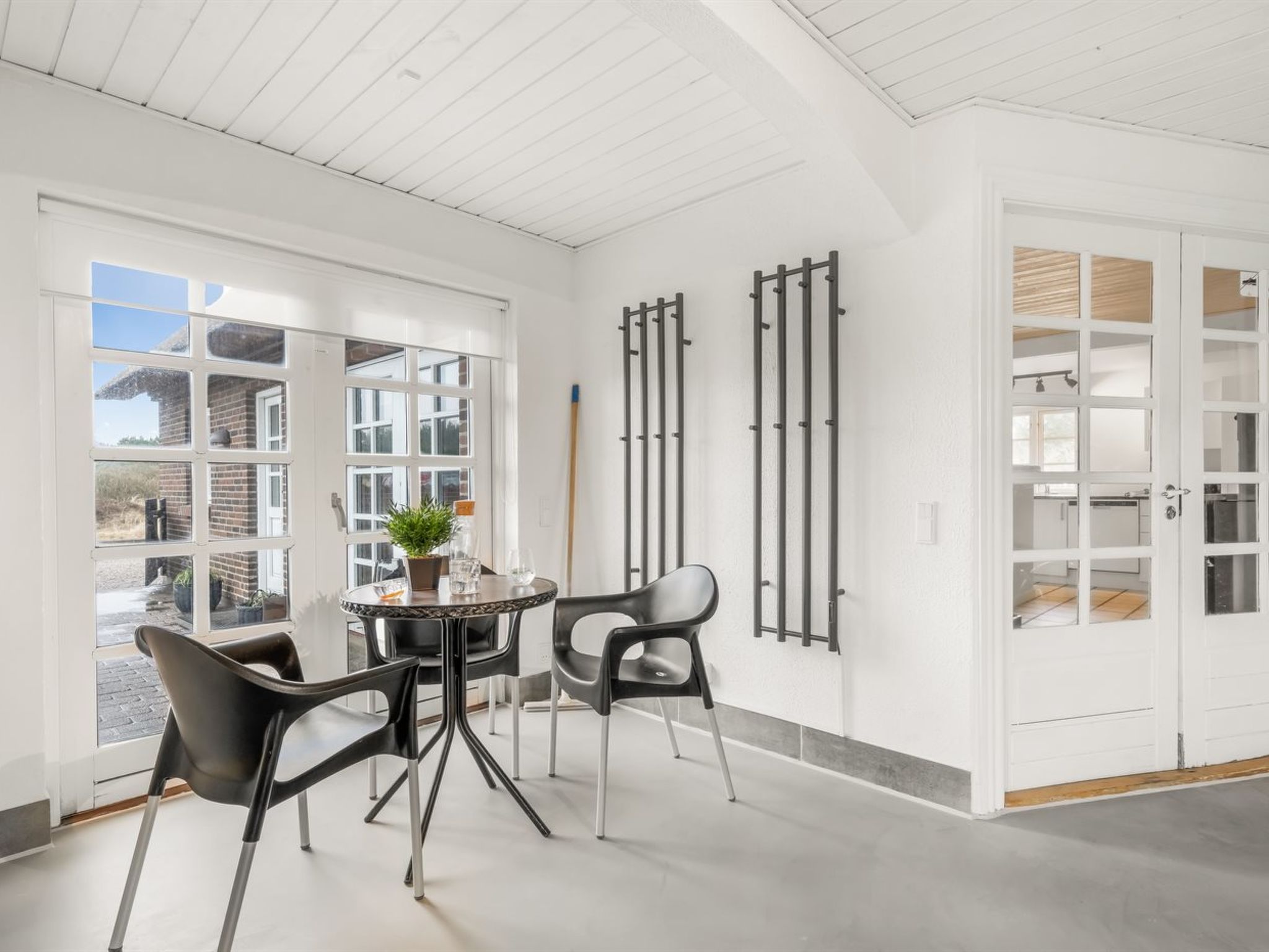 "Domnika" - 350m from the sea - Binnen