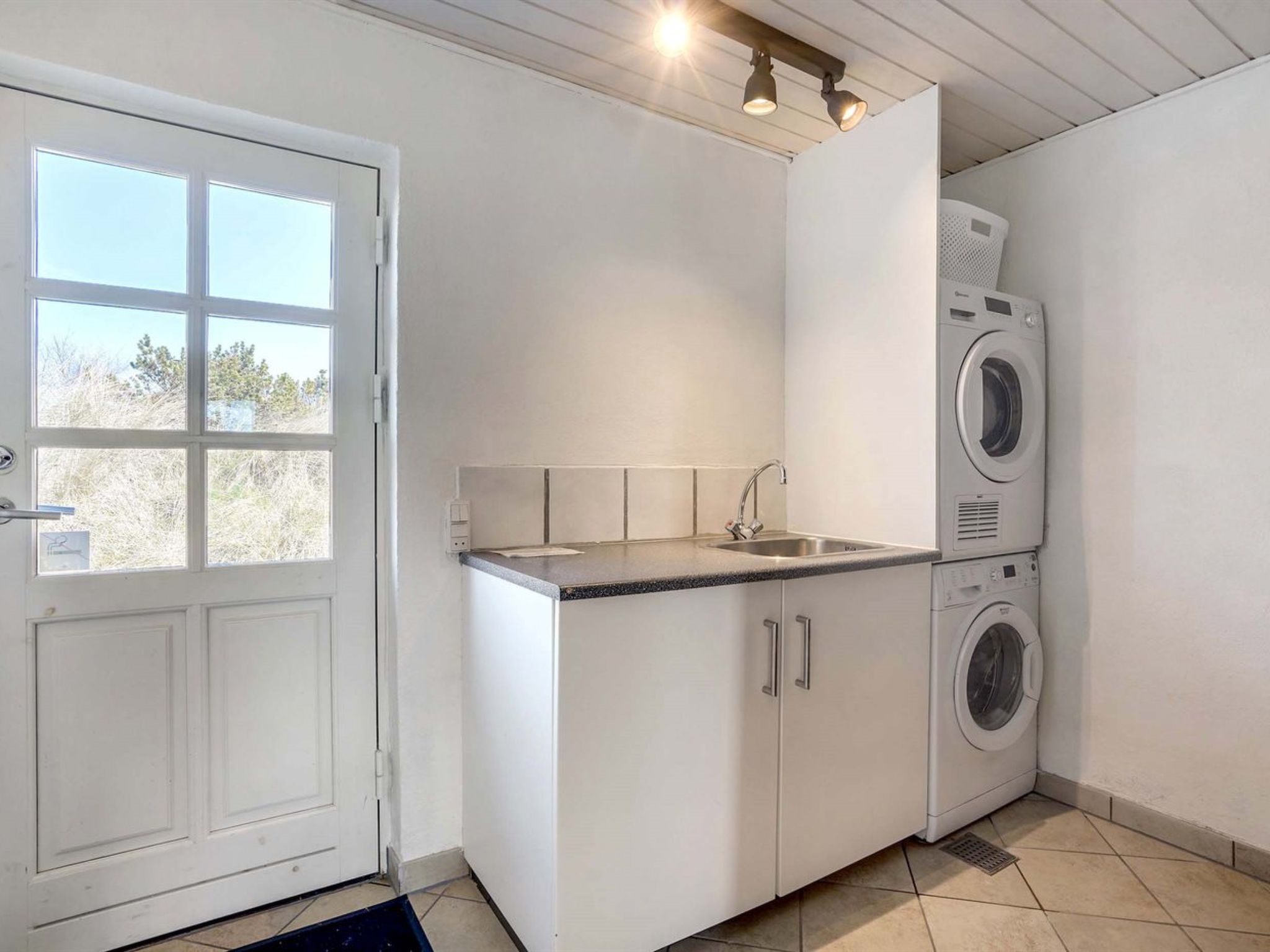 "Domnika" - 350m from the sea - Binnen