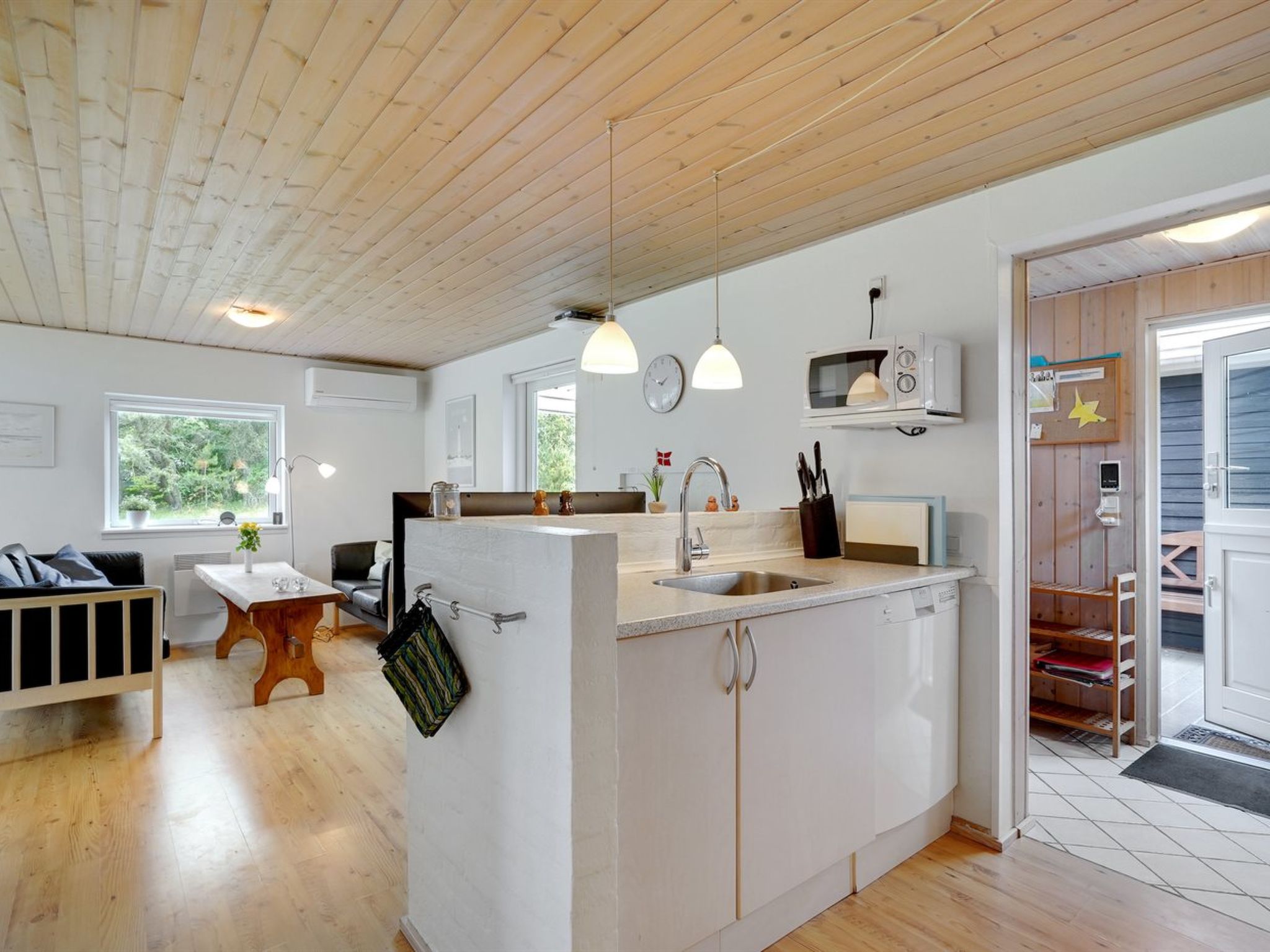 "Hildulf" - 2km from the sea - Binnen