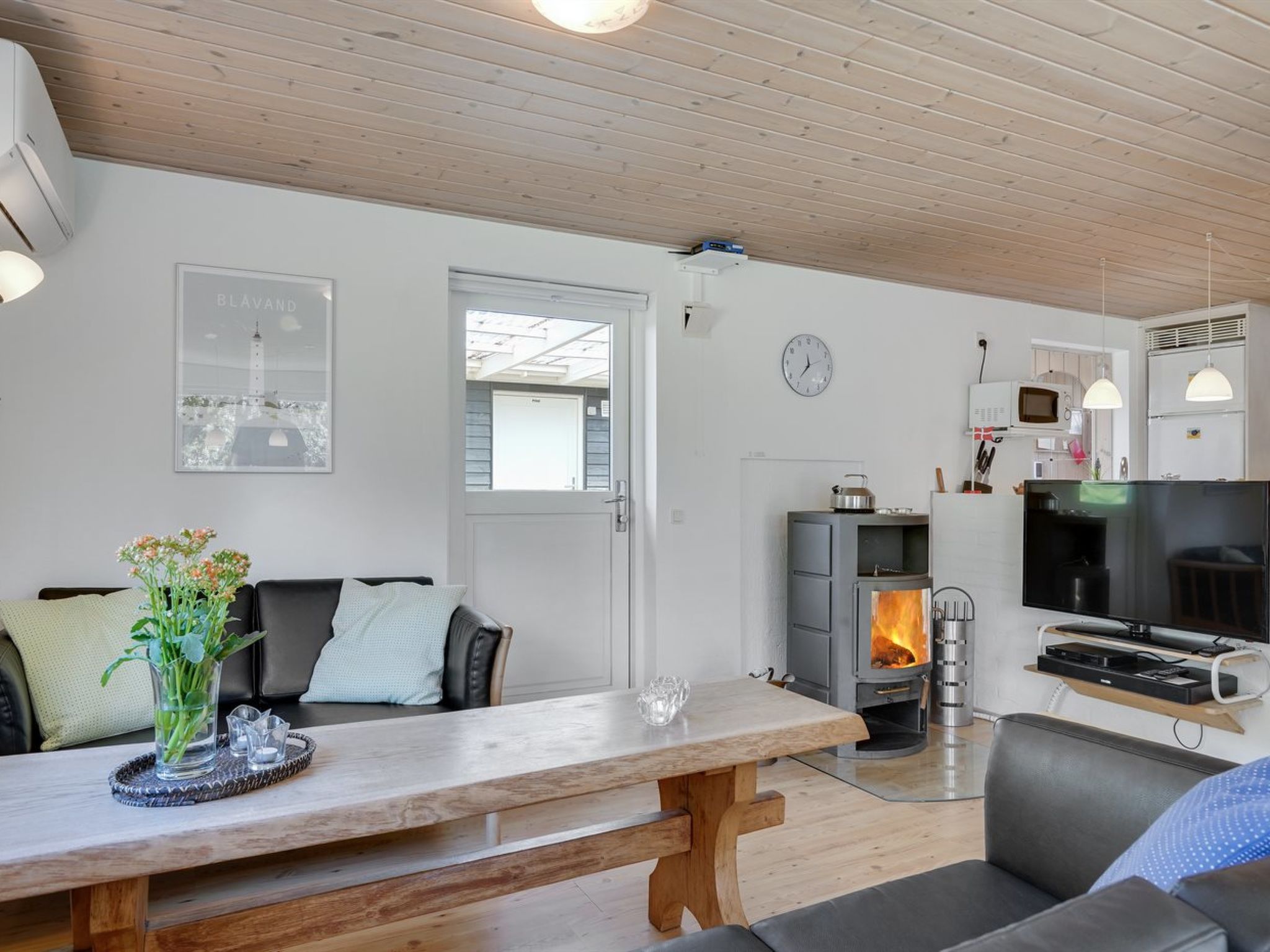 "Hildulf" - 2km from the sea - Binnen