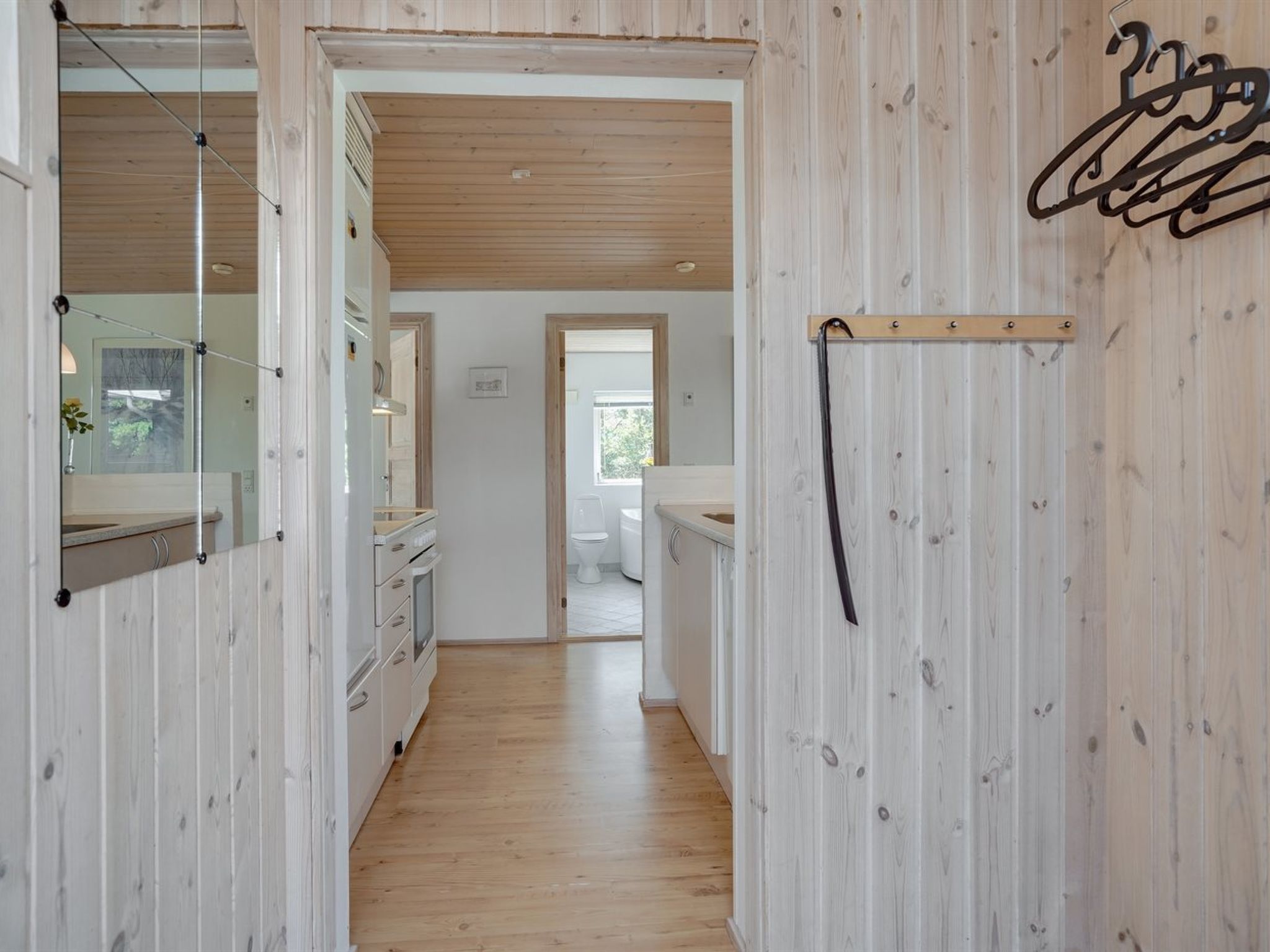 "Hildulf" - 2km from the sea - Binnen
