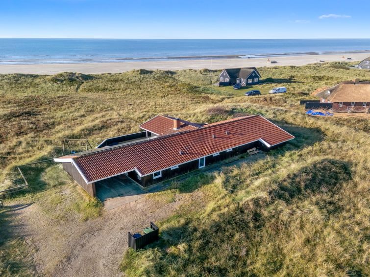 "Jaana" - 10m From The Sea - Blåvand