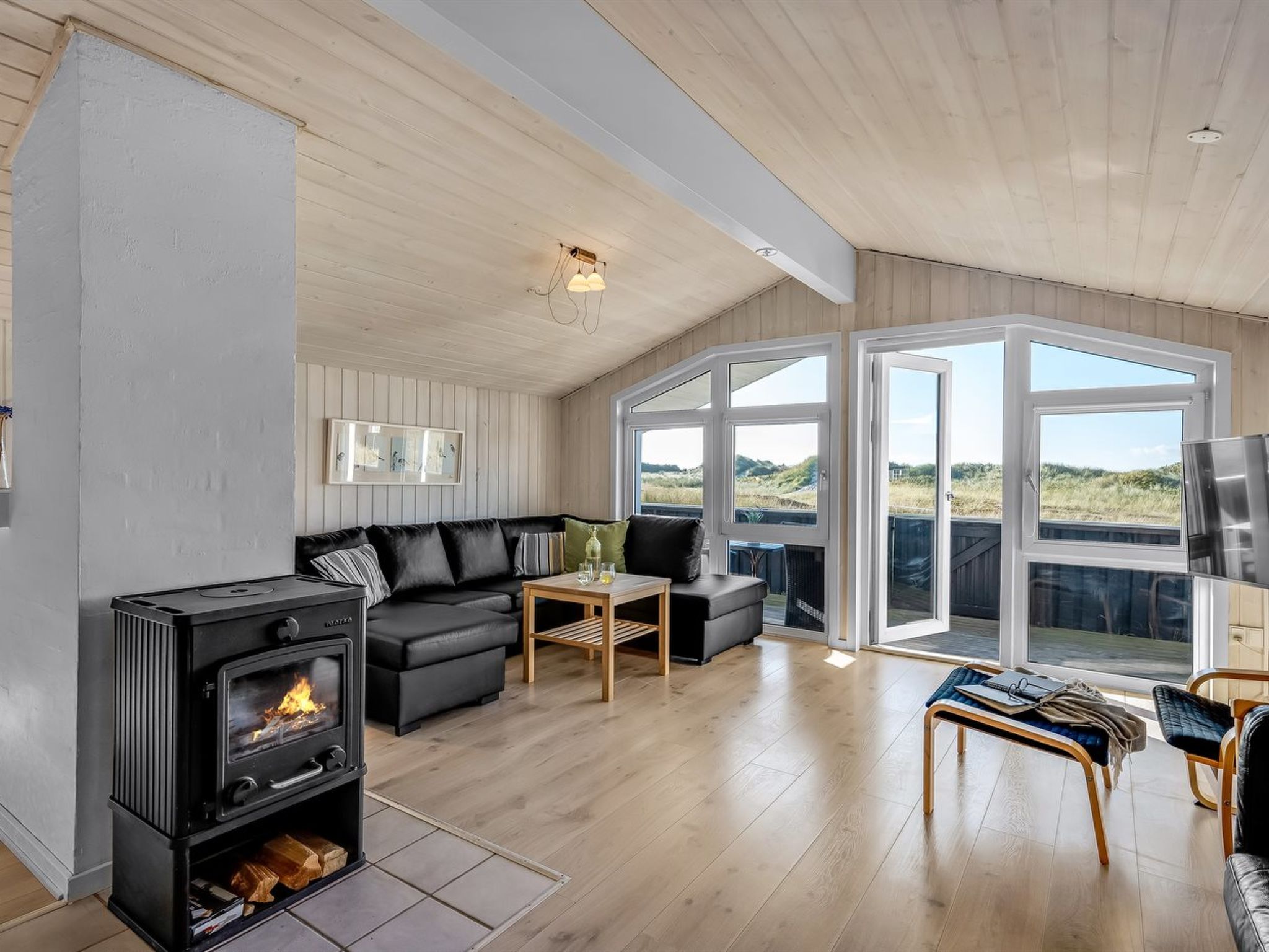 "Jaana" - 10m from the sea-Drinnen