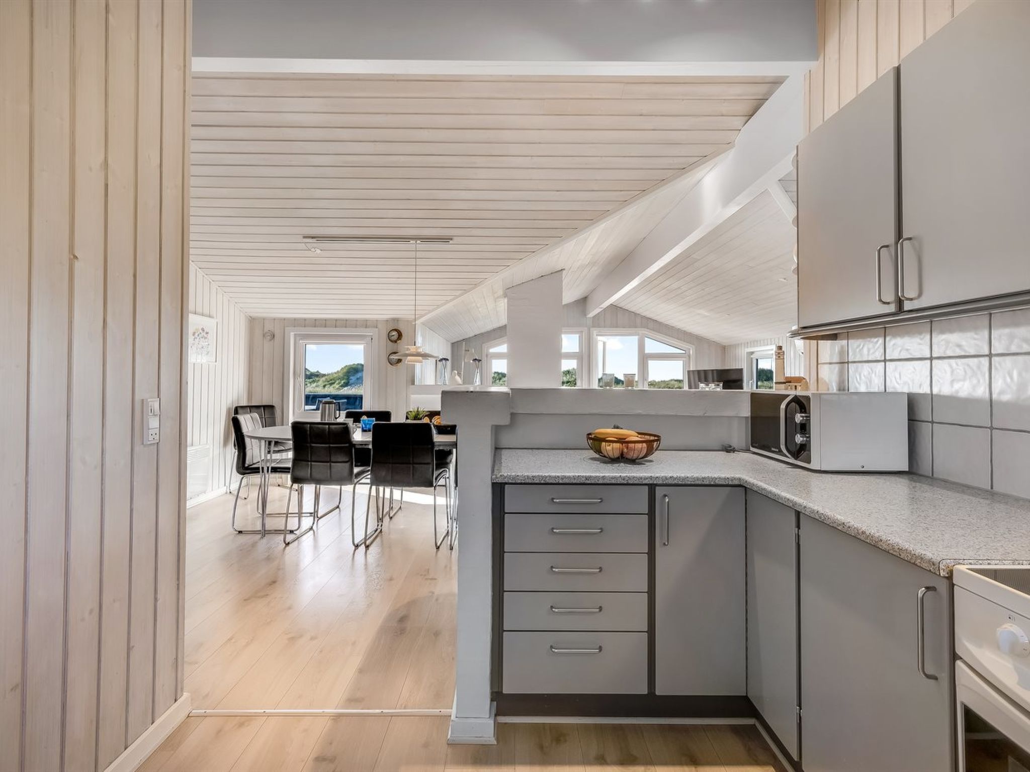 "Jaana" - 10m from the sea-Drinnen