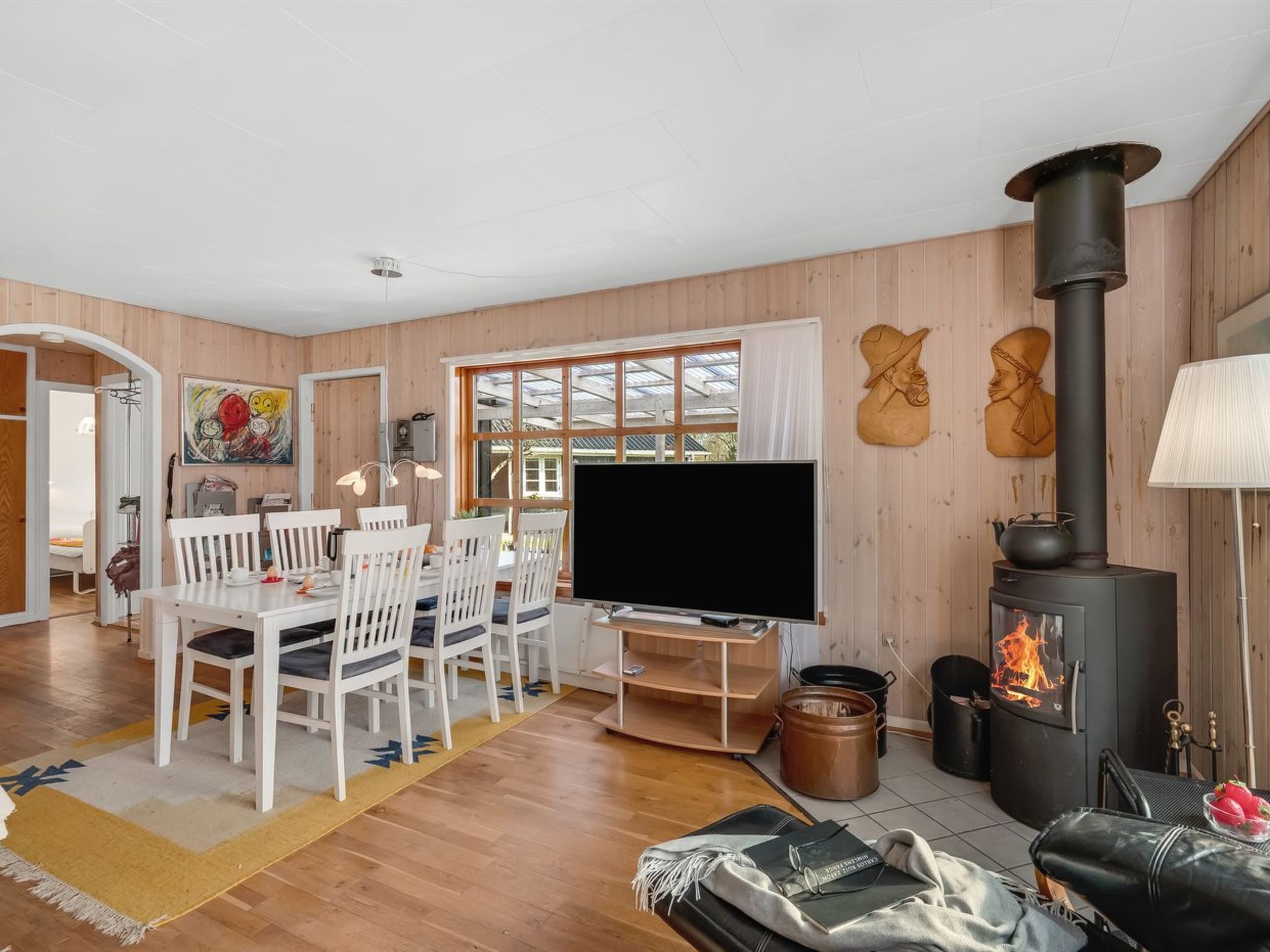 "Adam" - 1.6km from the sea-Inside