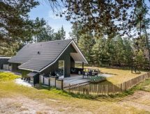 Ruime vakantiewoning met omheinde tuin op 1,5 km van de zee in Blåvand - thumbnail 4