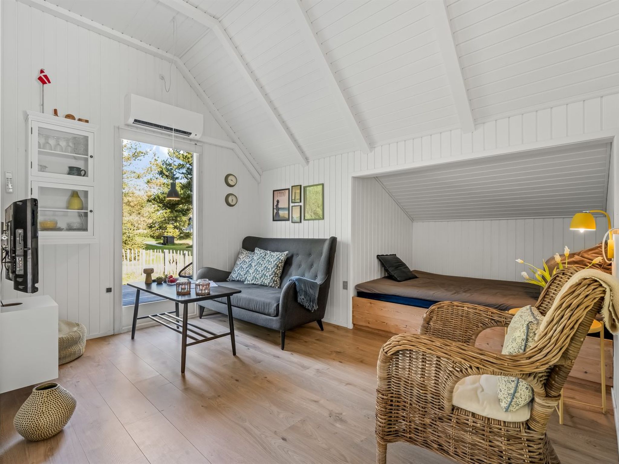 "Ottil" - 1.5km from the sea-Inside