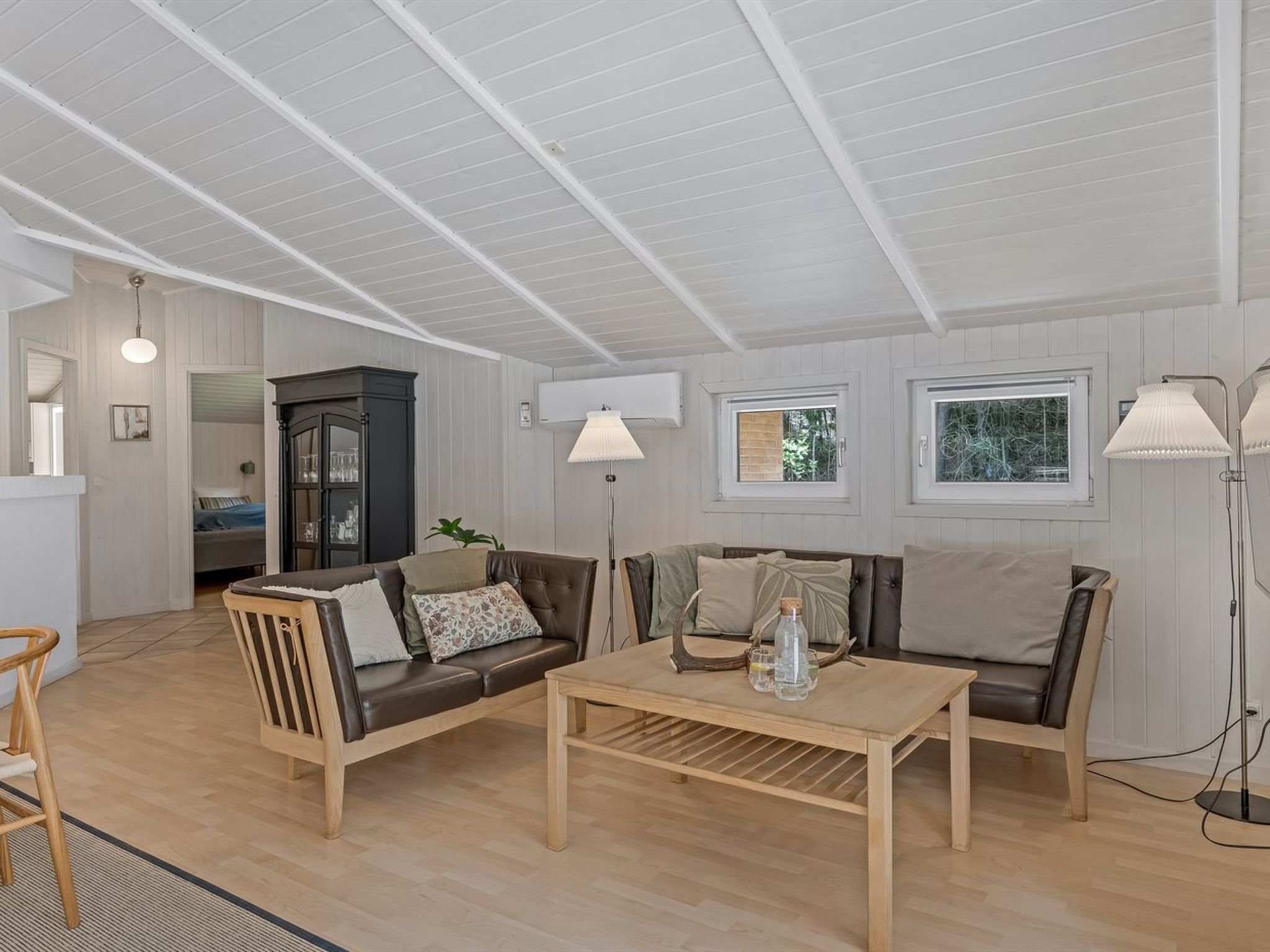 "Batsha" - 1.7km from the sea - Binnen