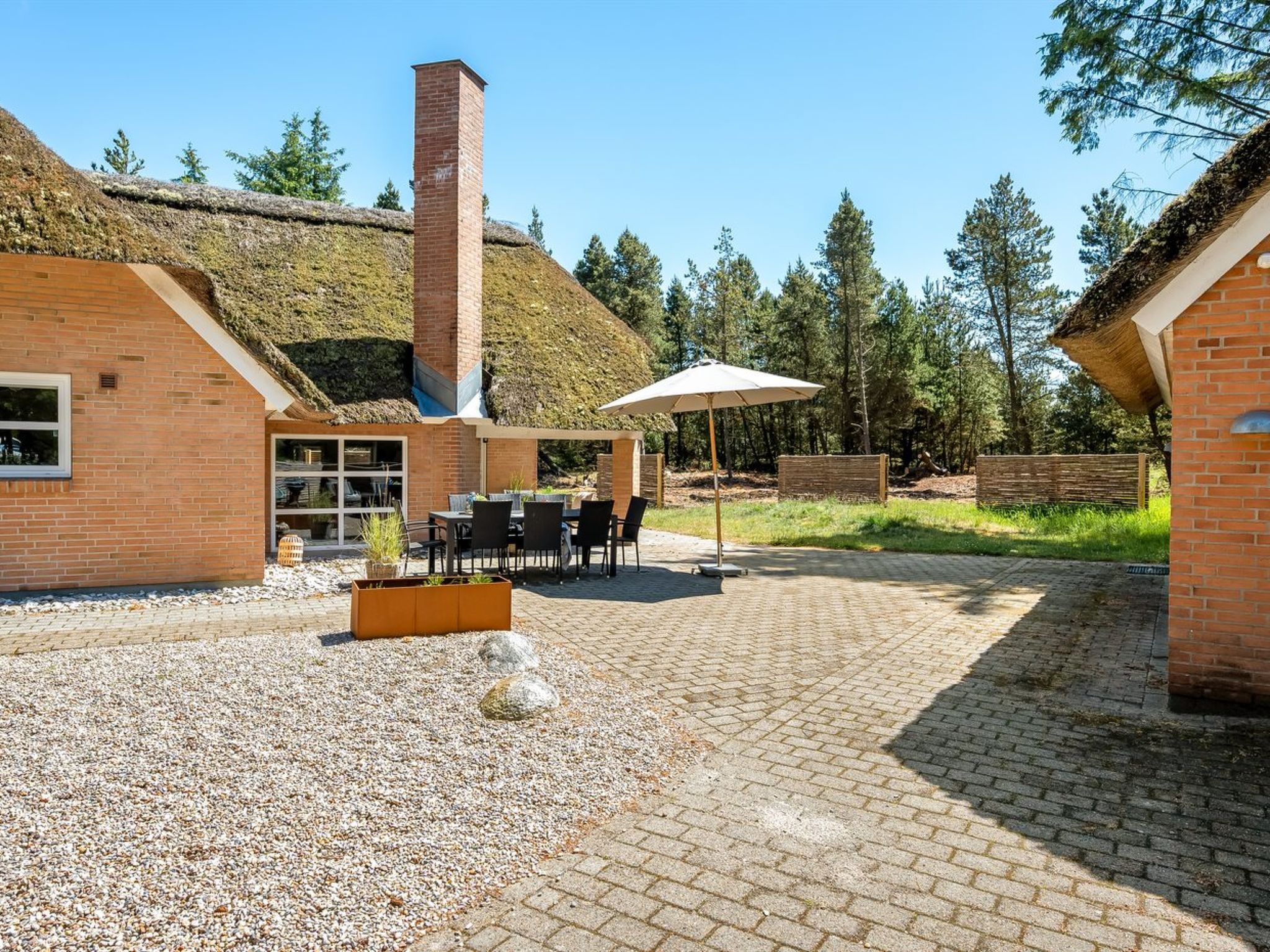 "Batsha" - 1.7km from the sea - Buiten