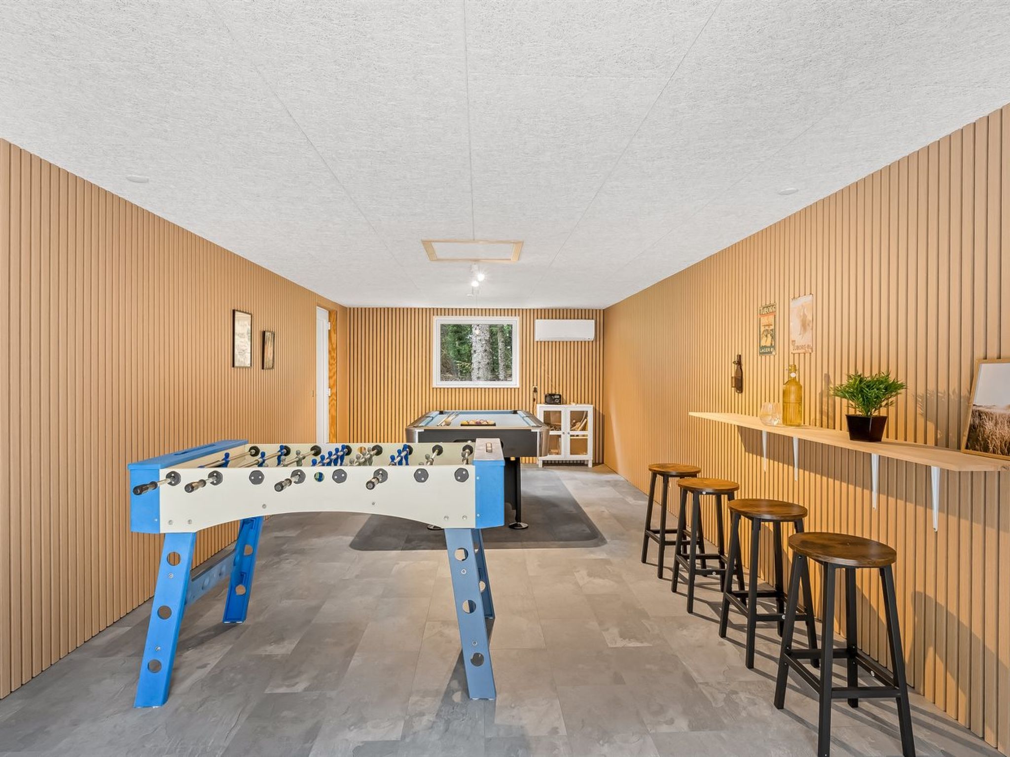 "Batsha" - 1.7km from the sea - Binnen