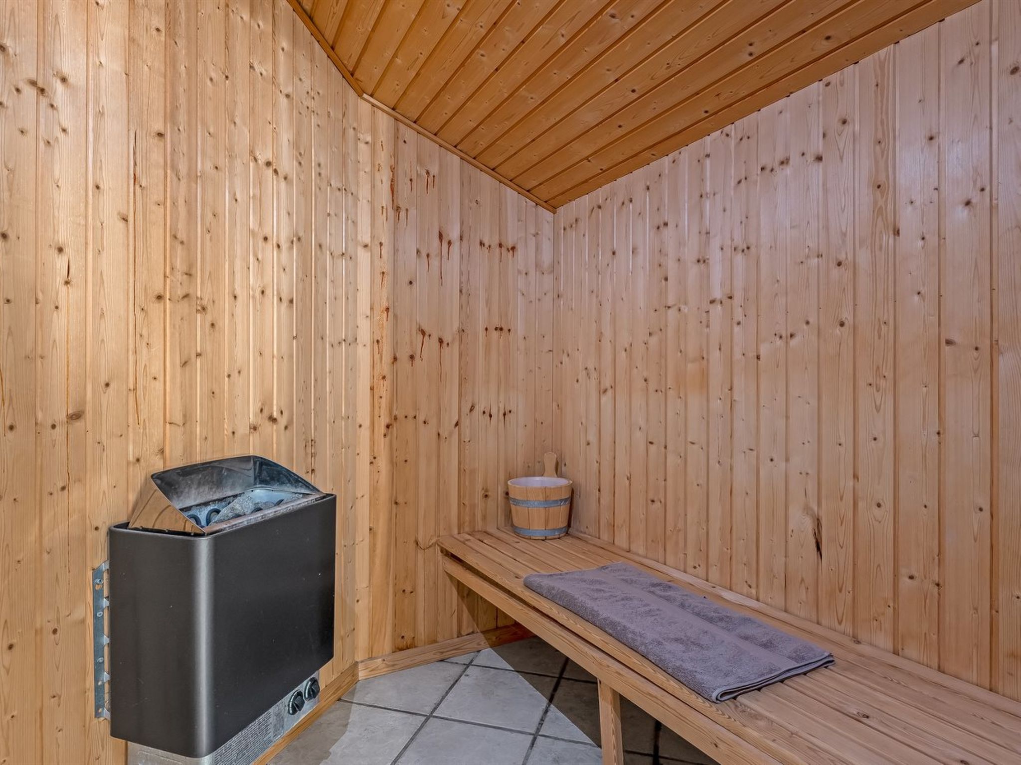 "Batsha" - 1.7km from the sea-Drinnen
