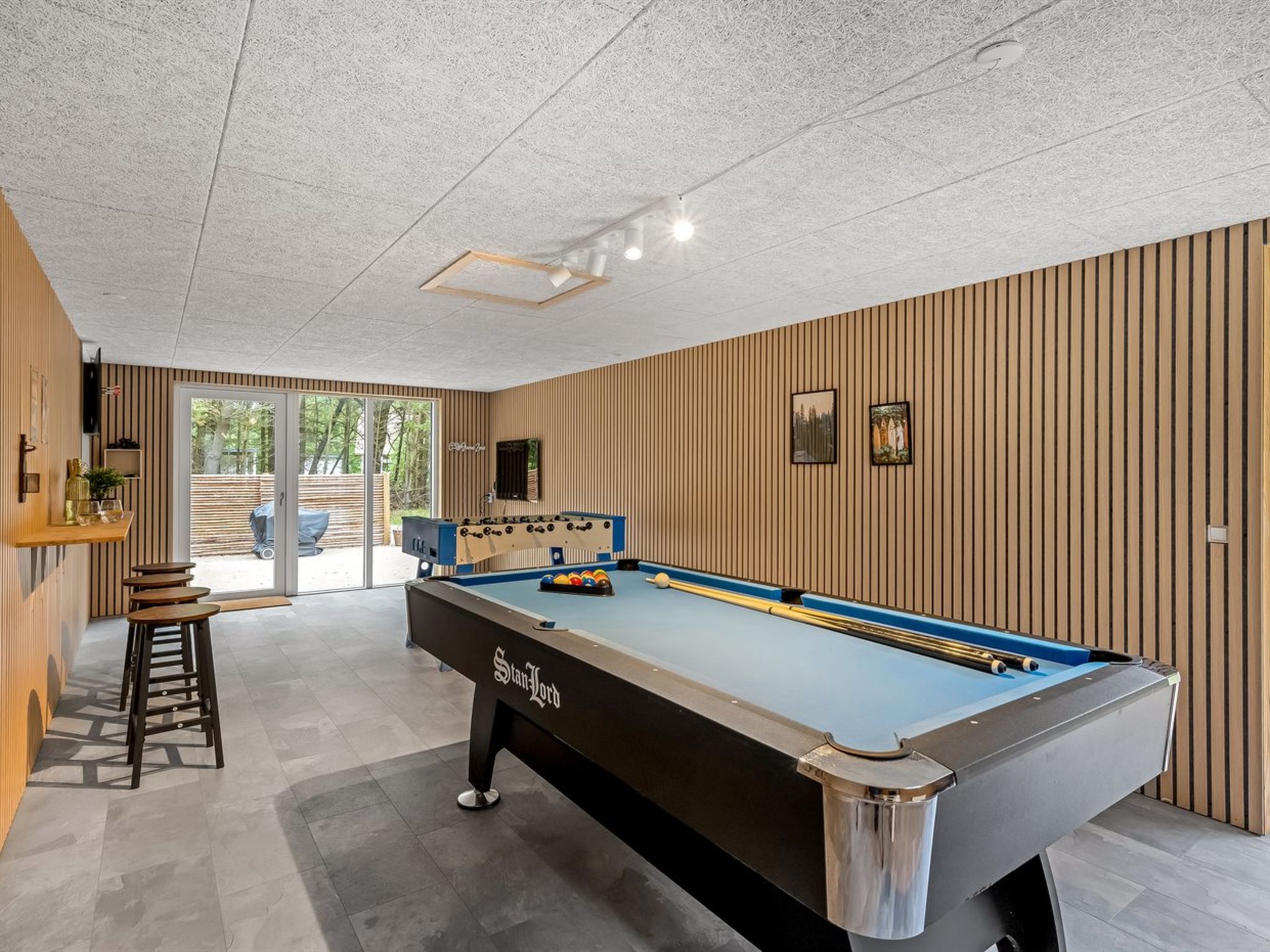 "Batsha" - 1.7km from the sea-Drinnen