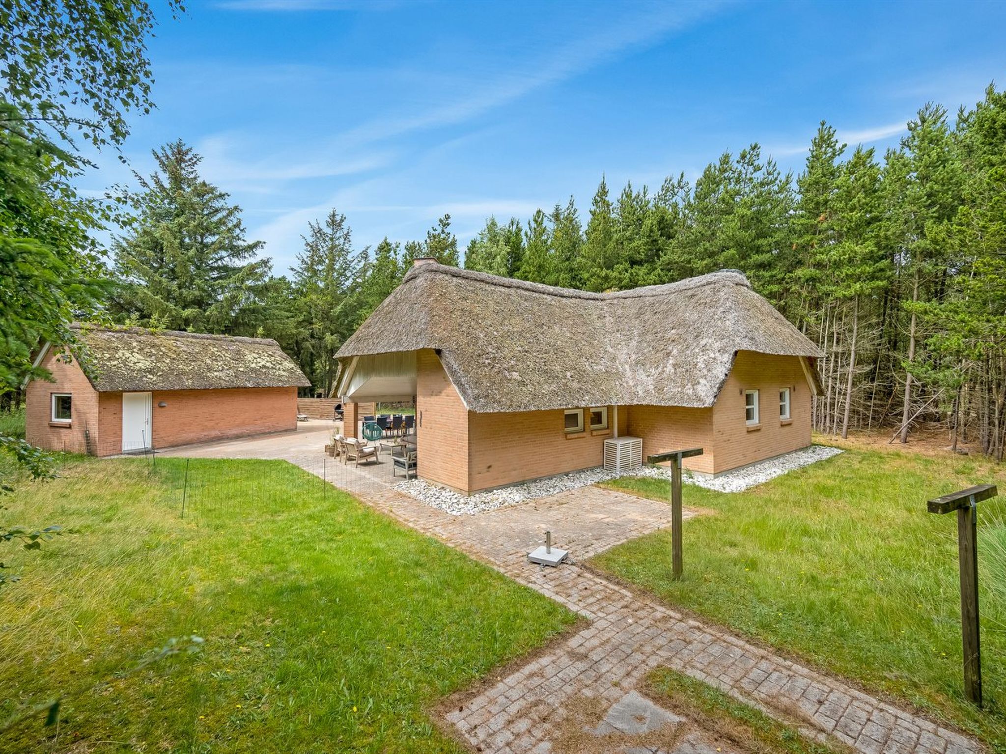 "Batsha" - 1.7km from the sea-Draußen