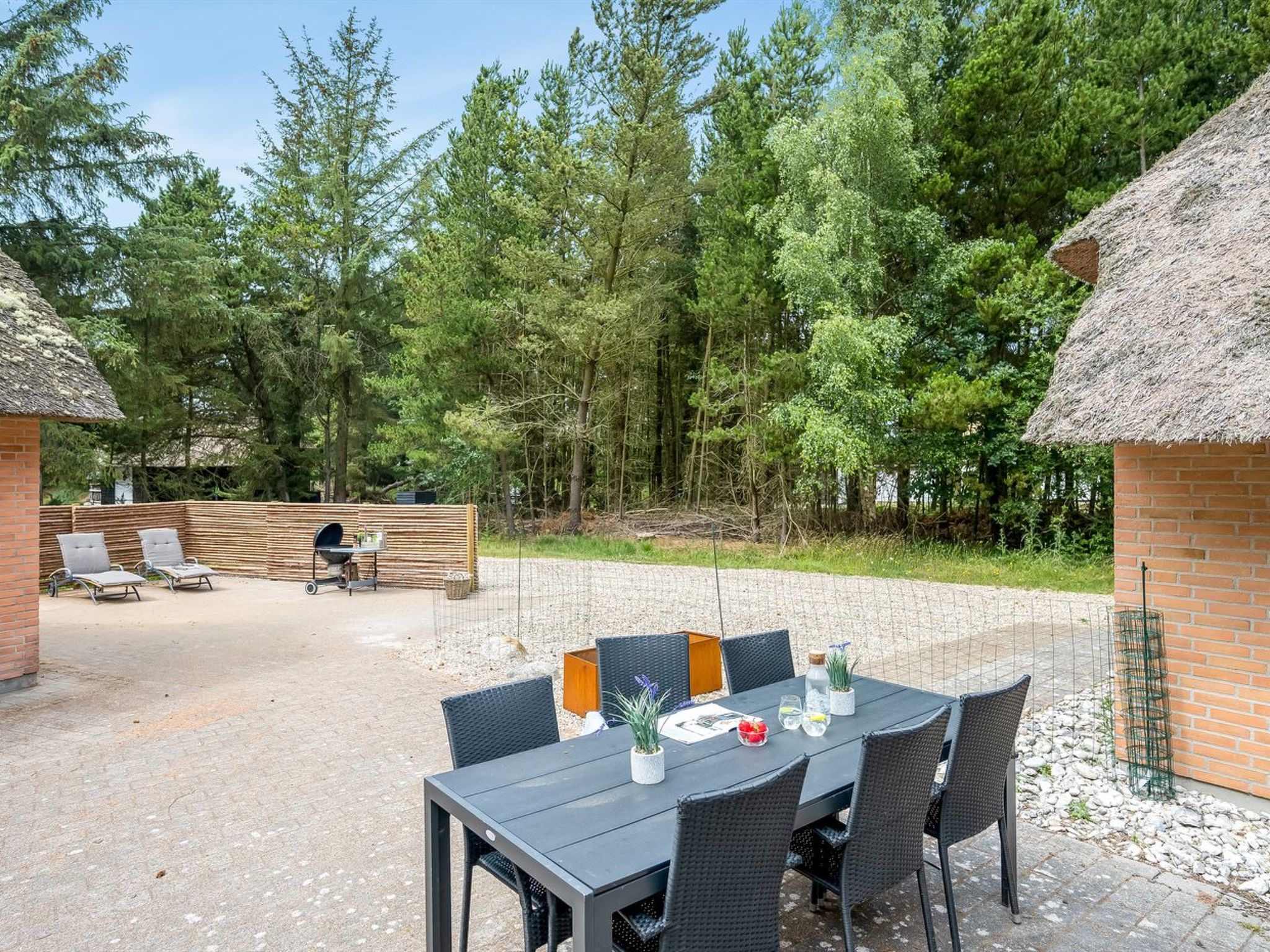"Batsha" - 1.7km from the sea-Draußen
