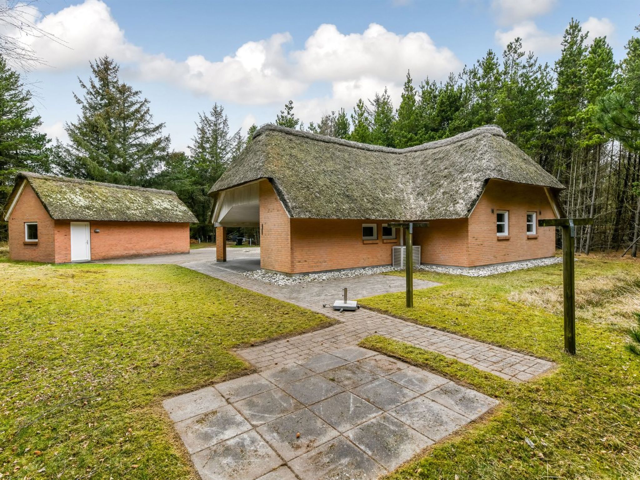 "Batsha" - 1.7km from the sea-Buiten