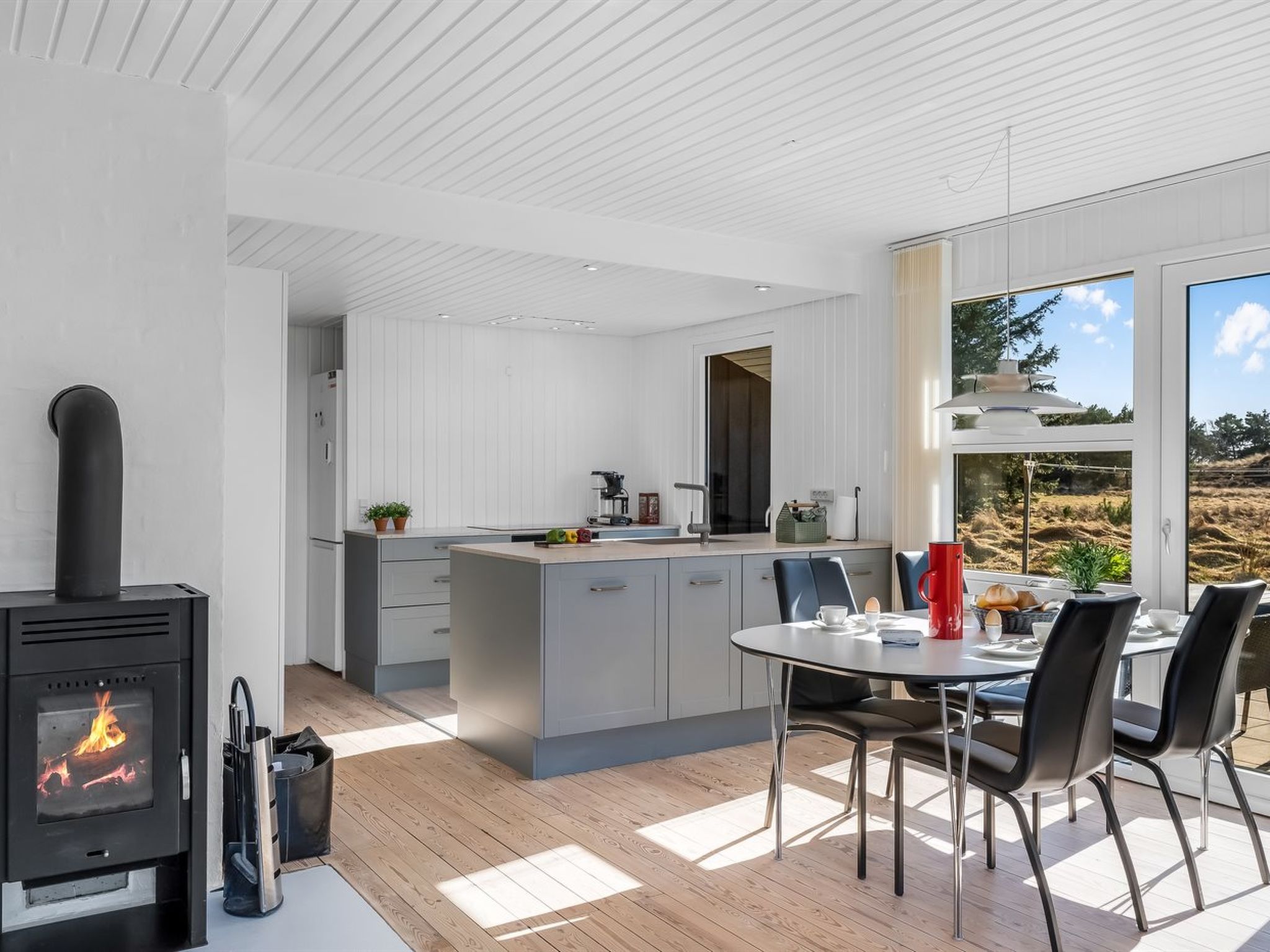 "Sinikka" - 900m from the sea - Binnen