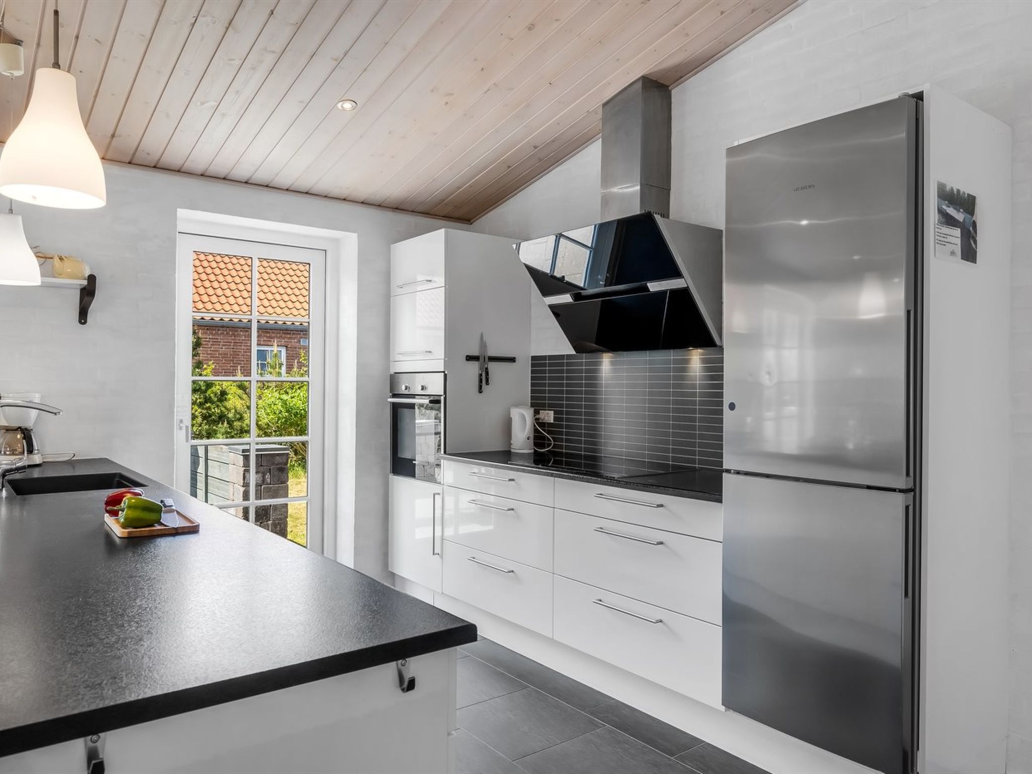 "Merit" - 3.2km from the sea-Inside