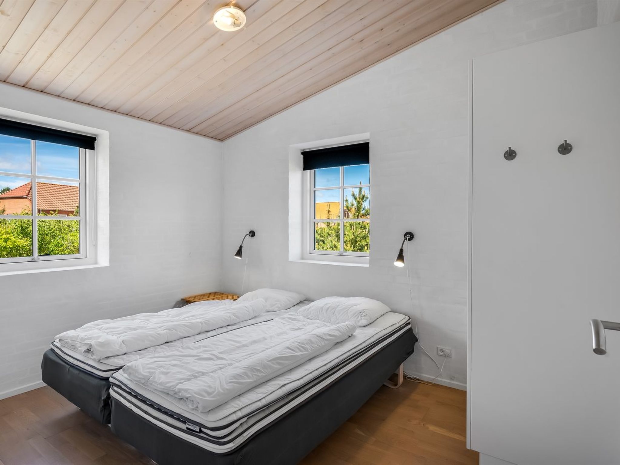 "Merit" - 3.2km from the sea-Inside