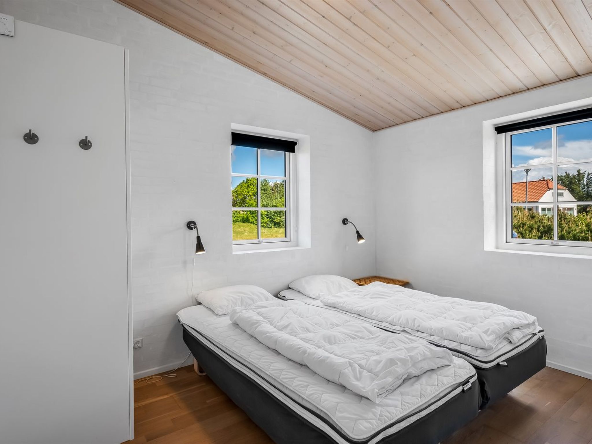 "Merit" - 3.2km from the sea-Inside