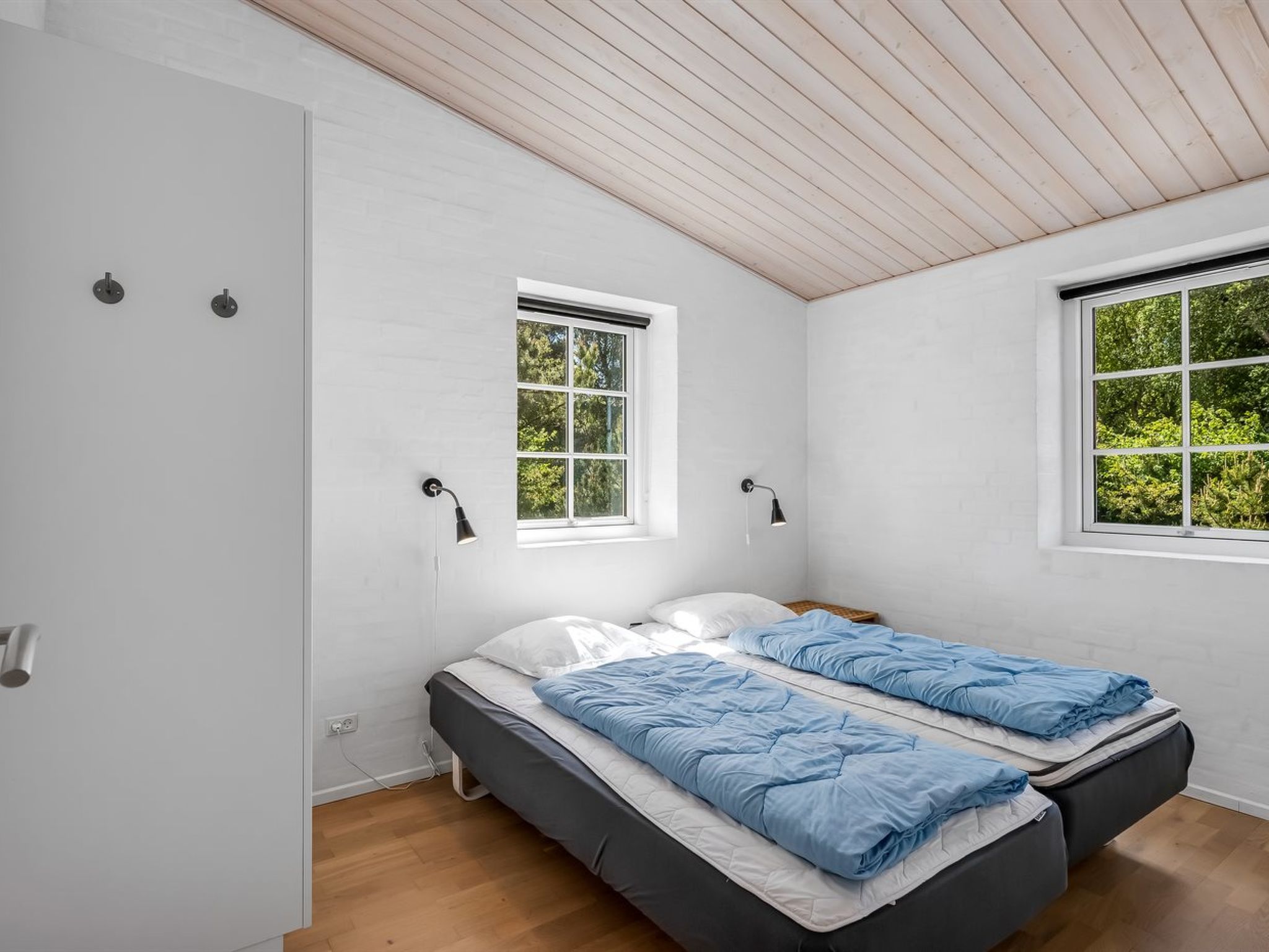 "Merit" - 3.2km from the sea-Inside