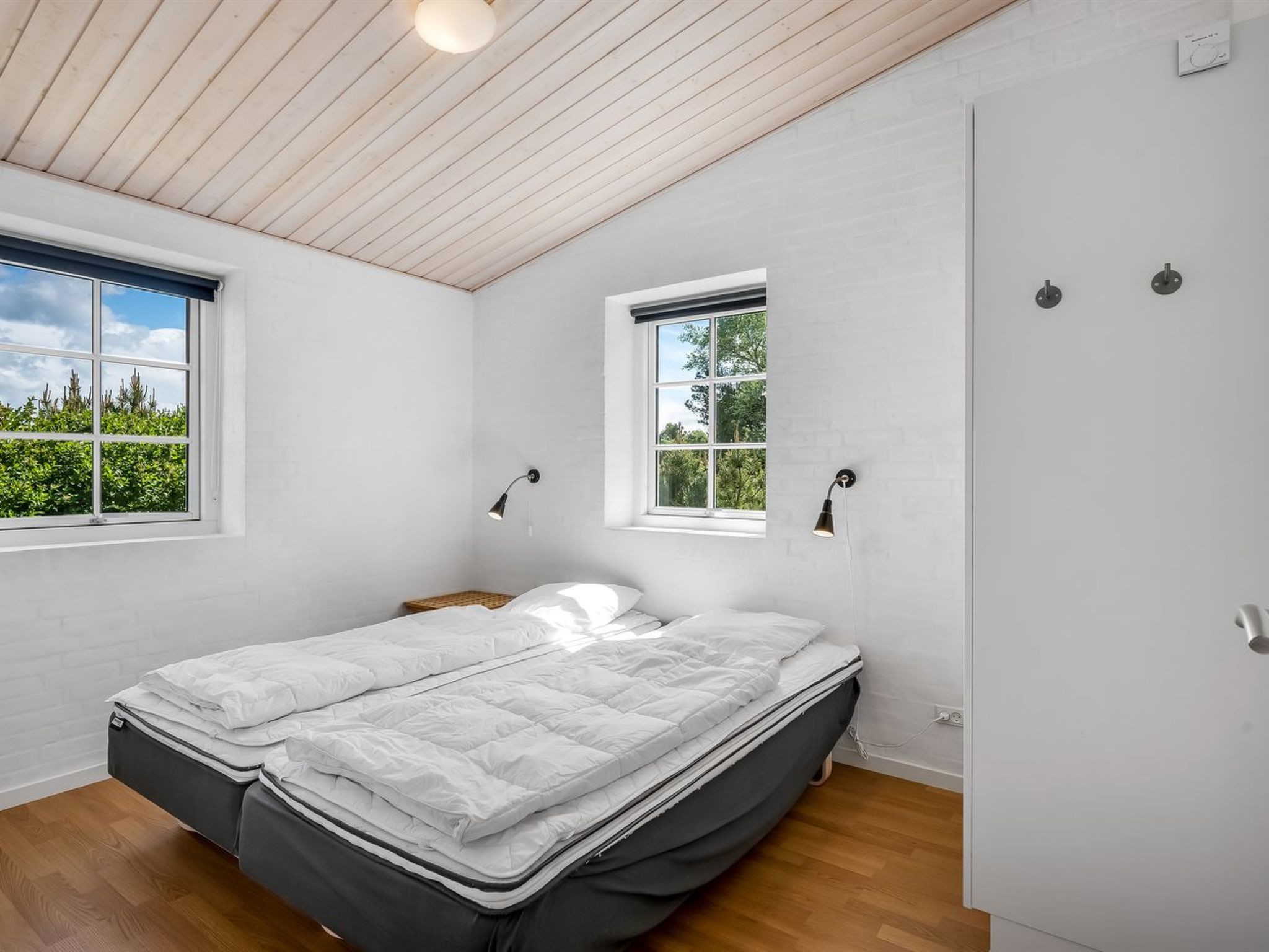 "Merit" - 3.2km from the sea-Inside