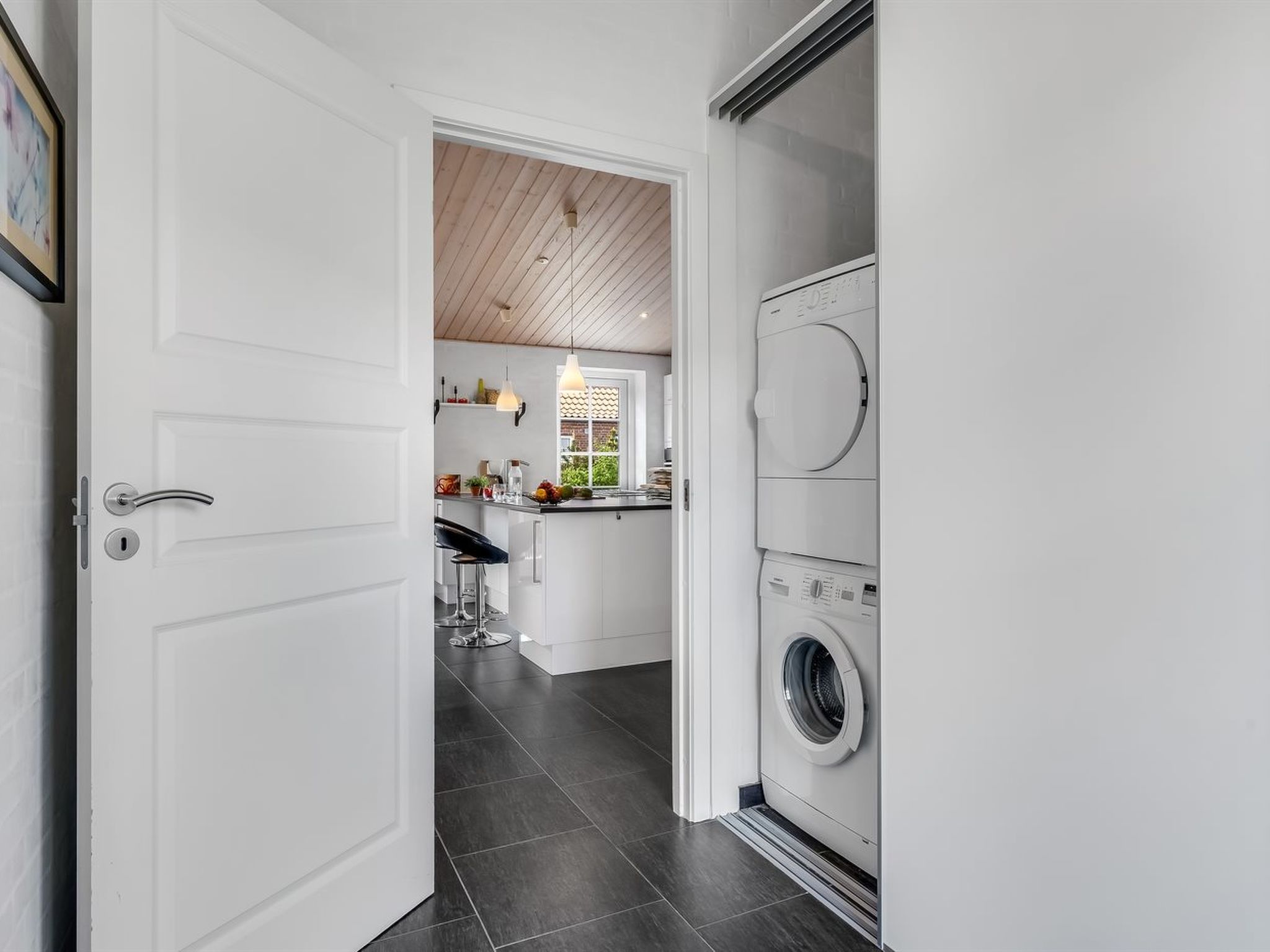 "Merit" - 3.2km from the sea-Inside