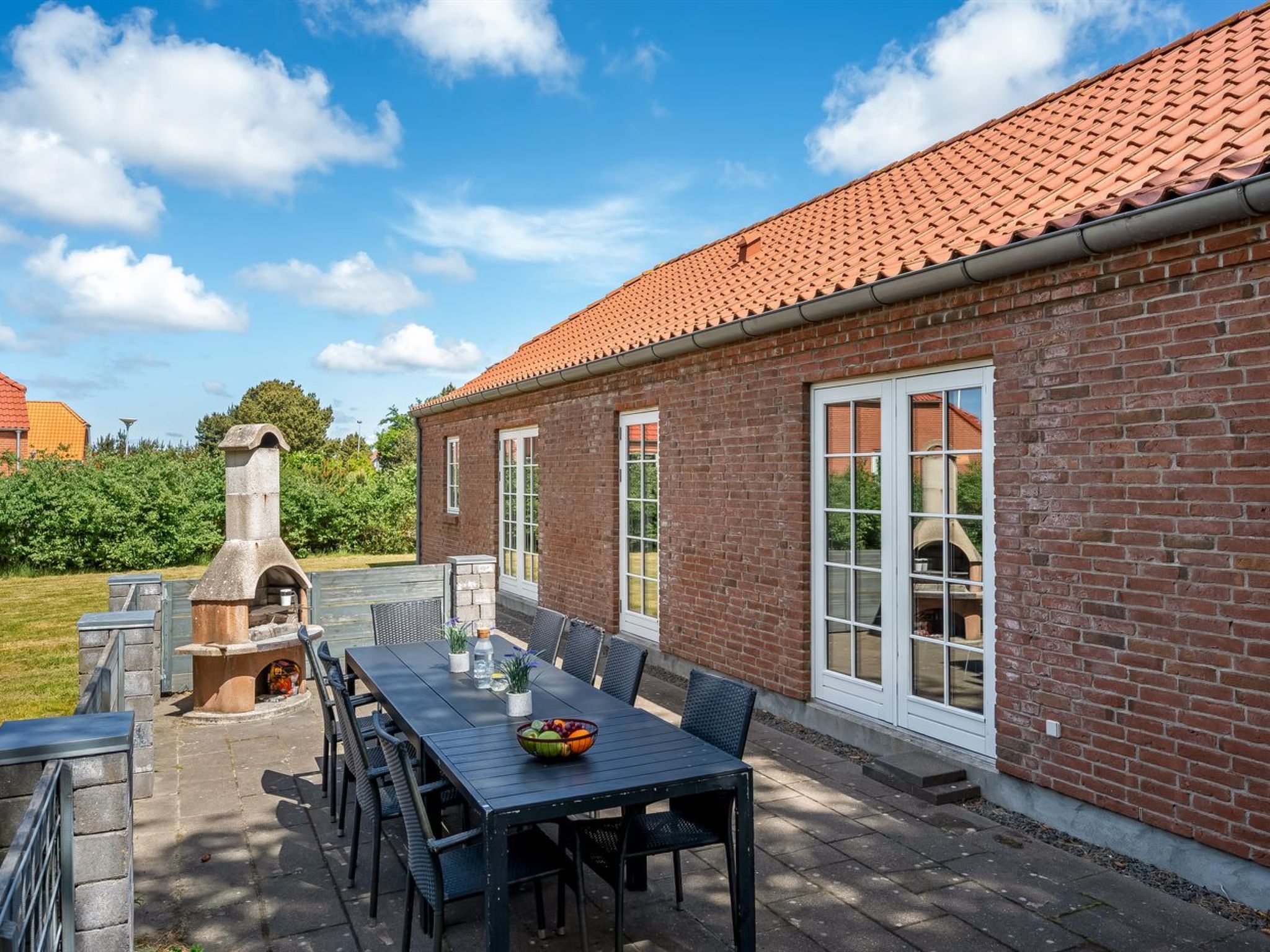 "Sod" - 3.2km from the sea — Terrace (2 of 24)