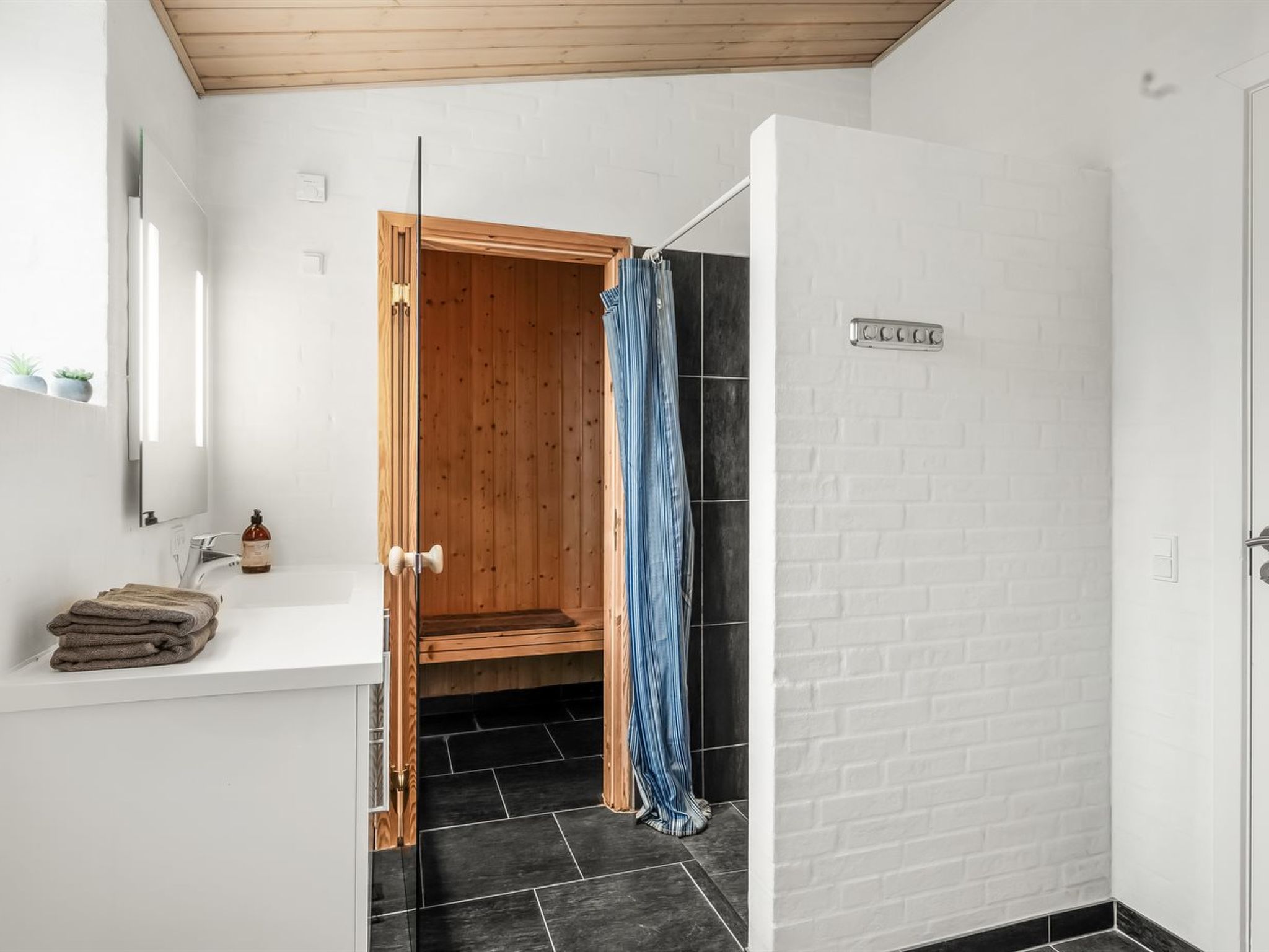 "Marjatta" - 3.2km from the sea-Dedans