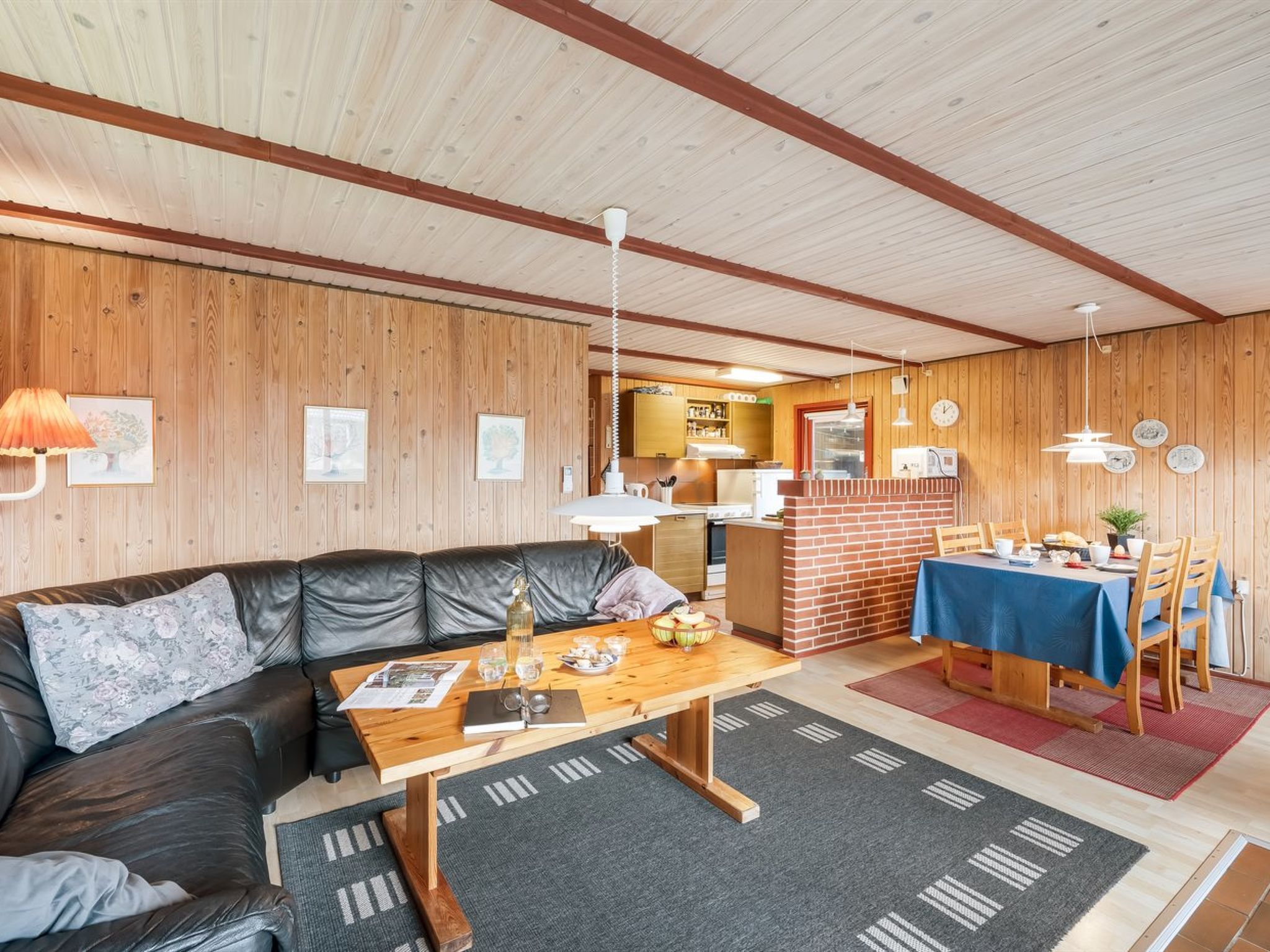 "Samine" - 1.2km from the sea-Inside