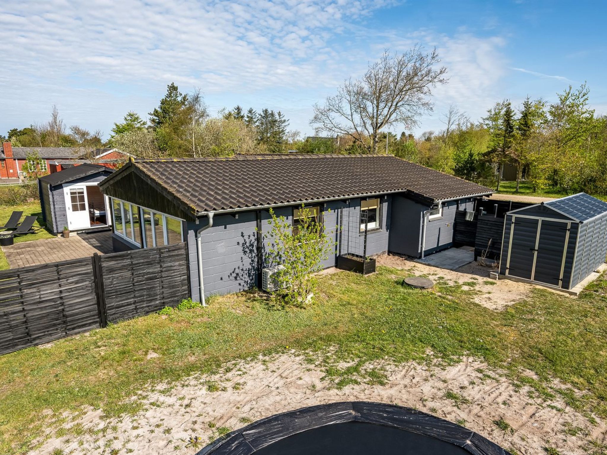 "Valdemar" - 350m to the fjord-Buiten