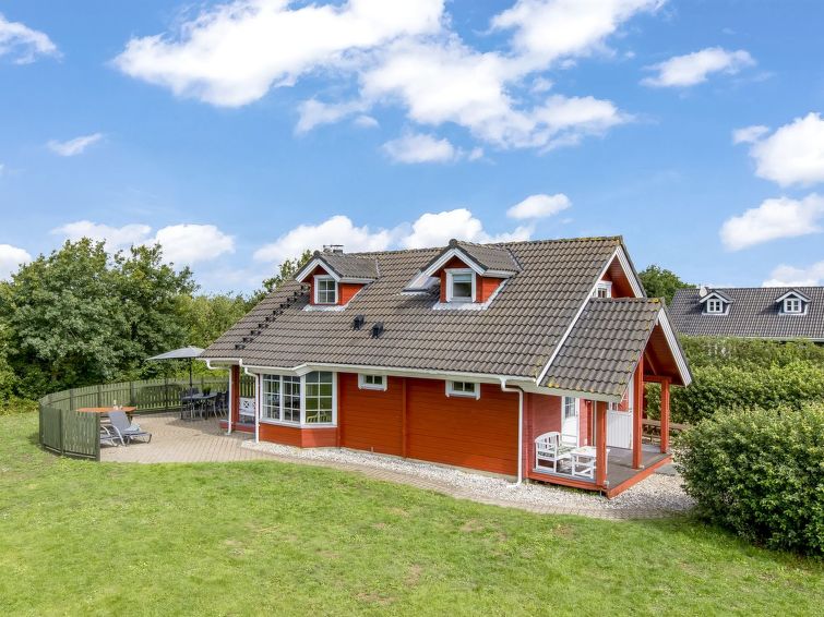 "Liam" - 800m to the inlet", huis 3-kamers 125 m2. Het objekt is geschikt voor 8 volwassenen. Woonkamer met TV en DVD. 1 kamer met 1 2-pers bed. Keuken (oven, afwasmachine, 4 keramische glas kookplate..