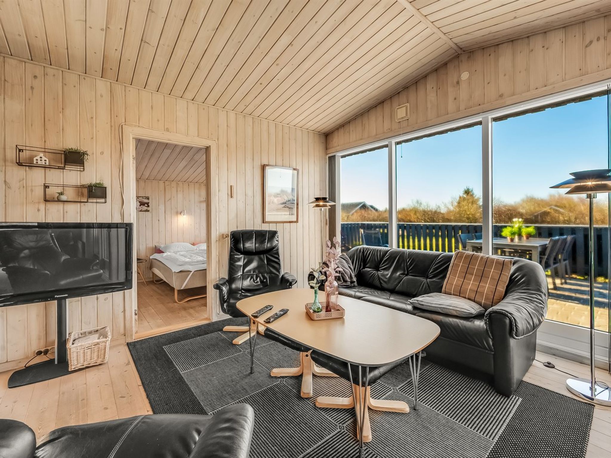 "Benjamina" - 530m to the fjord - Inside