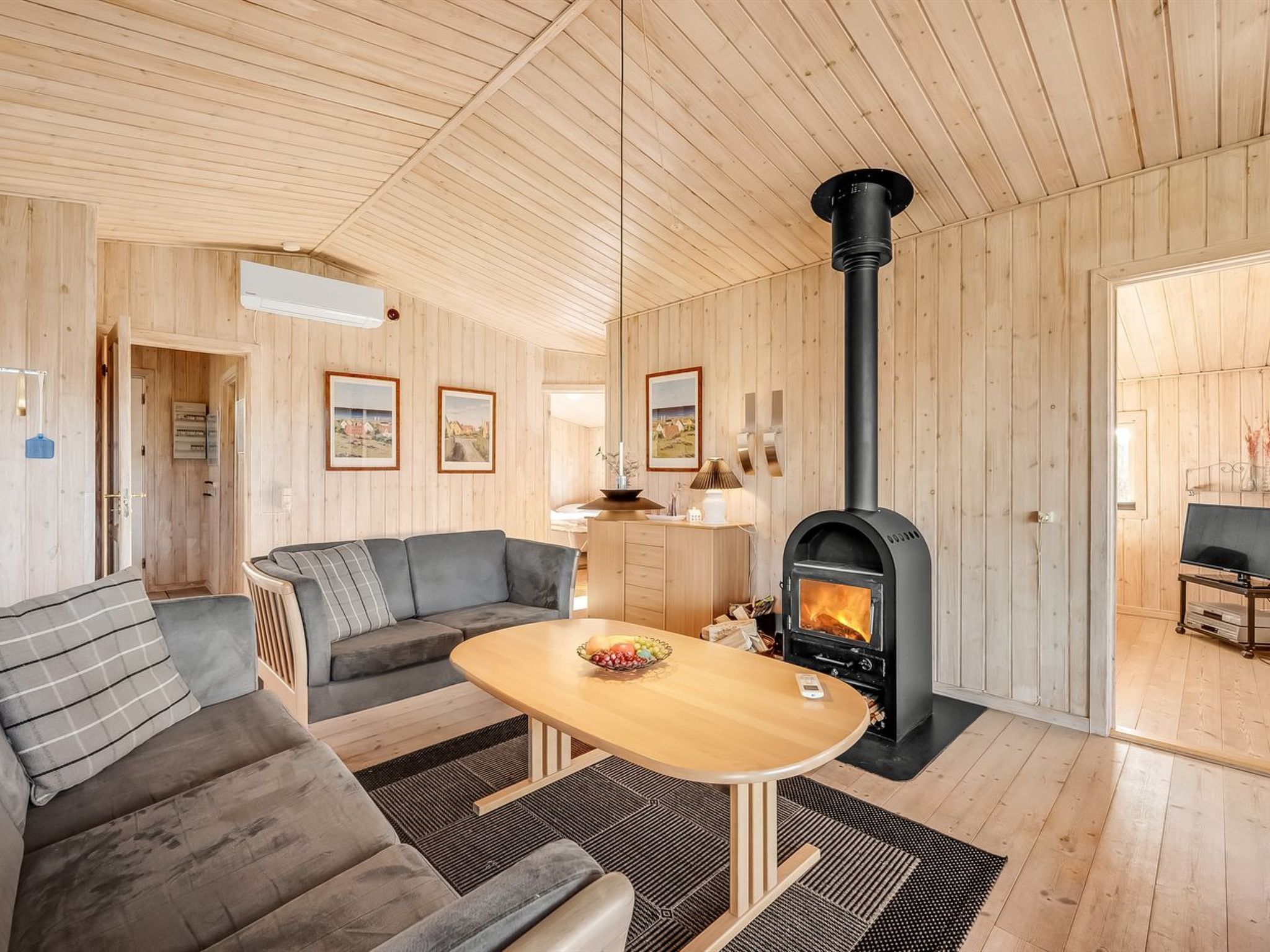 "Benjamina" - 530m to the fjord - Inside
