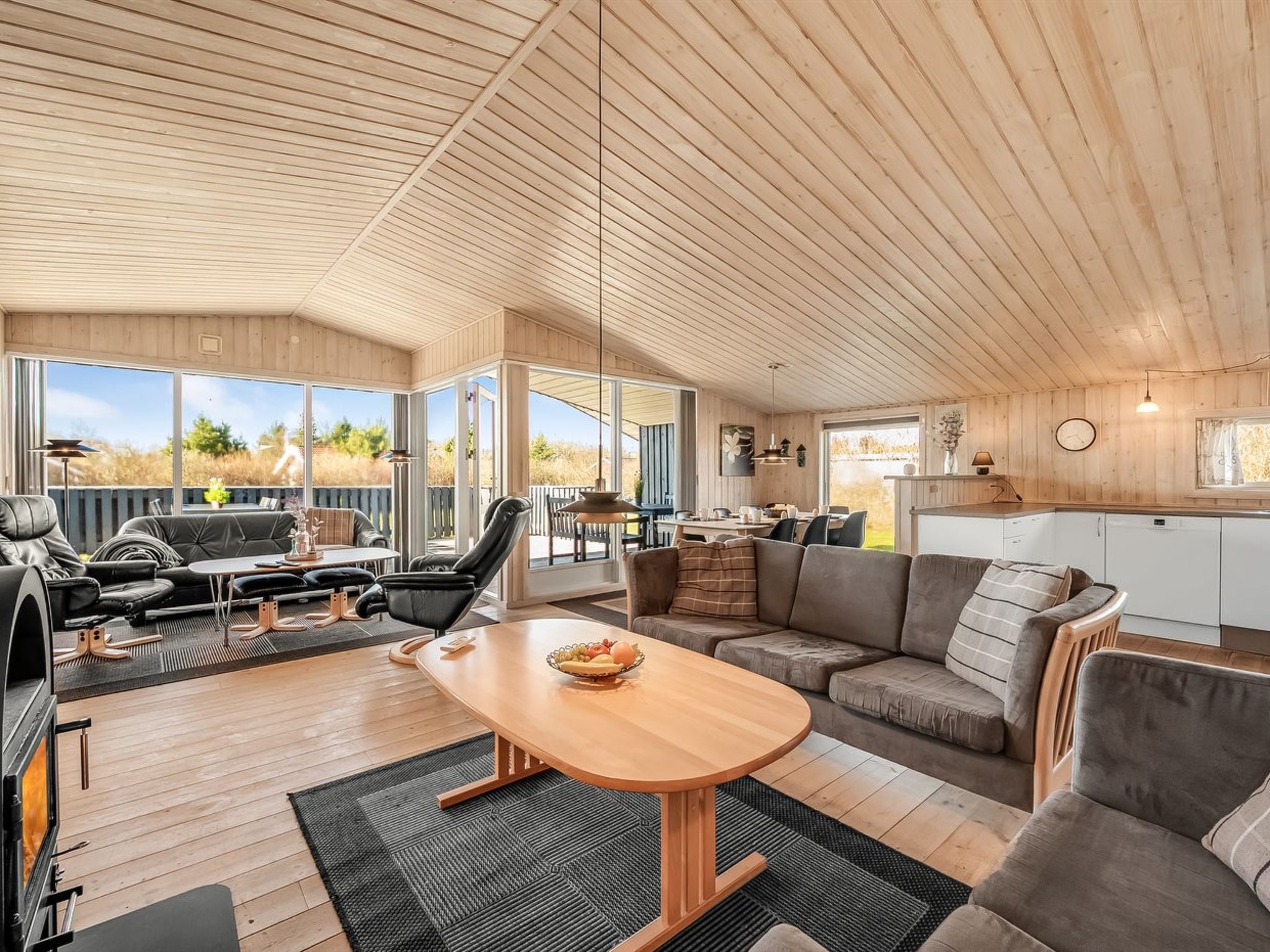"Benjamina" - 530m to the fjord - Inside
