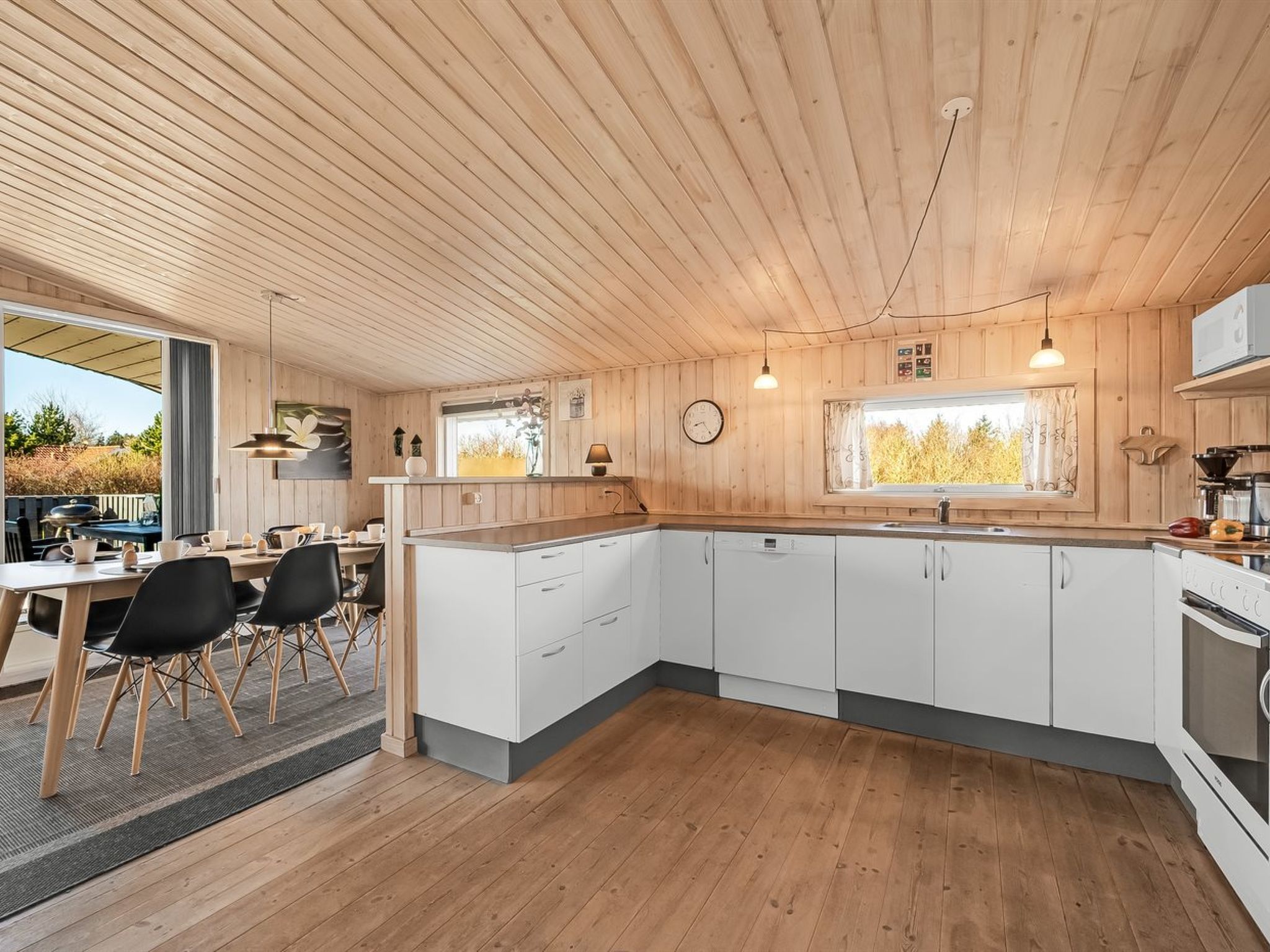 "Benjamina" - 530m to the fjord - Inside