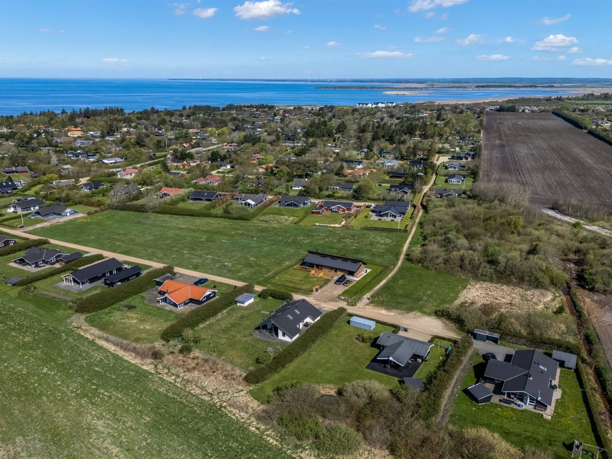 "Holm" - 700m to the fjord-Buiten