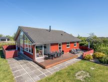 Ruime vakantiewoning Hedevig met sauna, 800m van de fjord bij Tarm - thumbnail 1