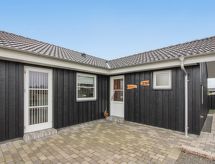 Saara: Ruime vakantiewoning met sauna op 700 meter van de fjord bij Tarm - thumbnail 2