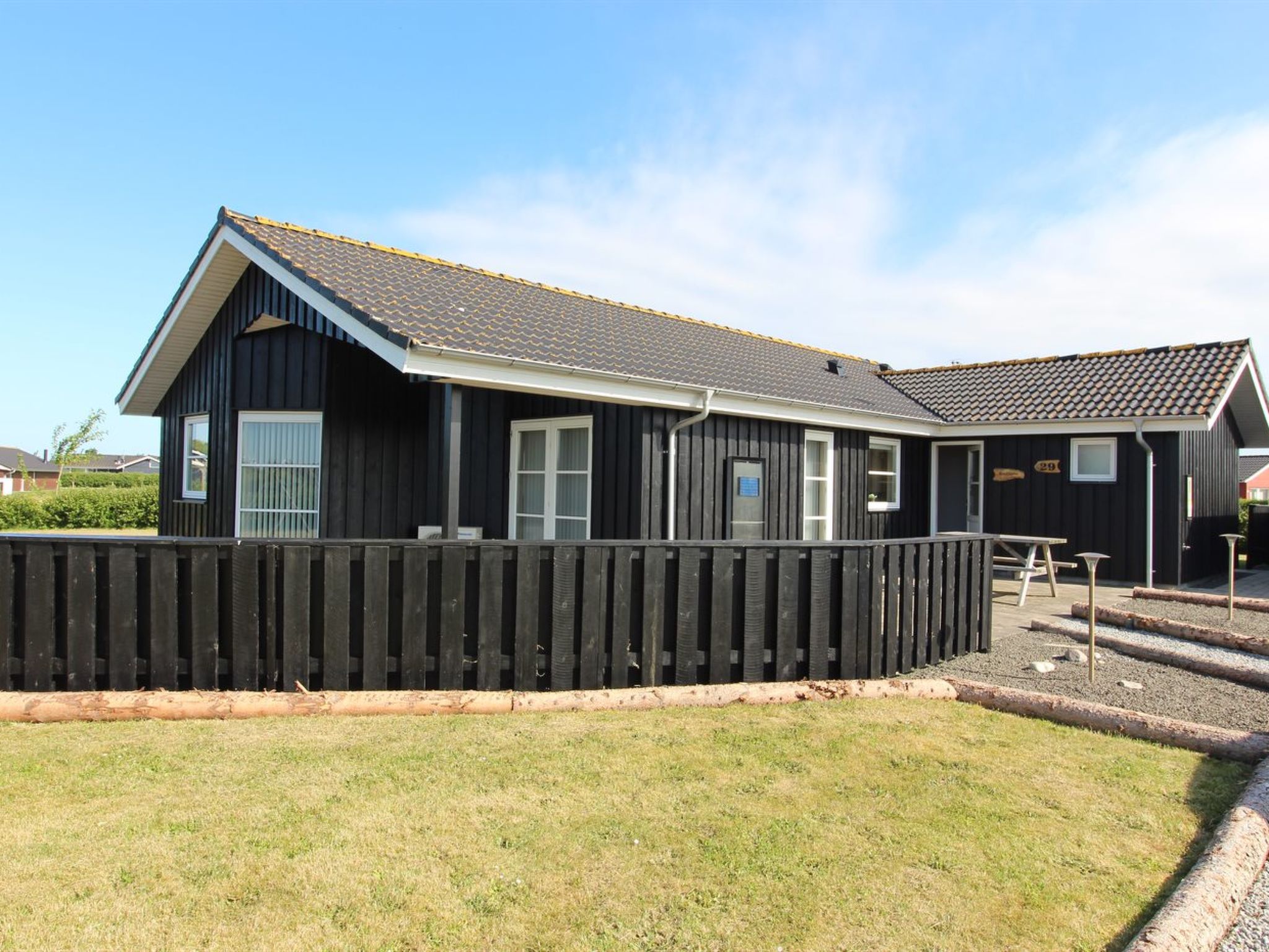 "Saara" - 700m to the fjord - Buiten