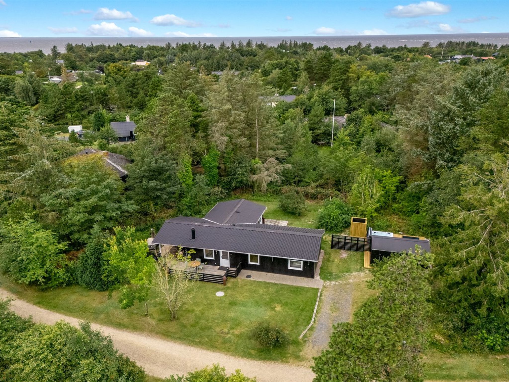 "Tiina" - 500m to the fjord - Buiten