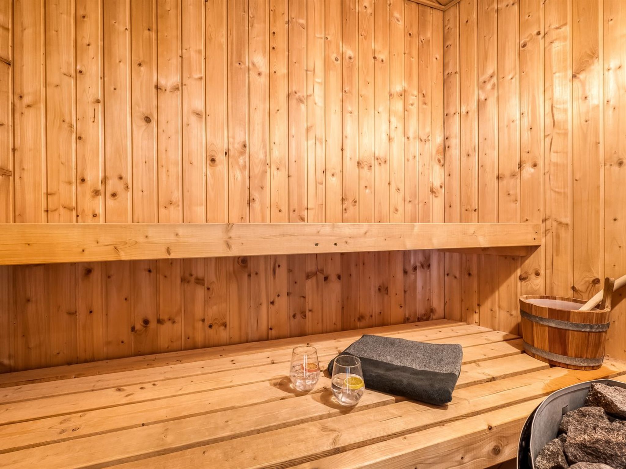 "Yorick" - 350m to the fjord-Binnen