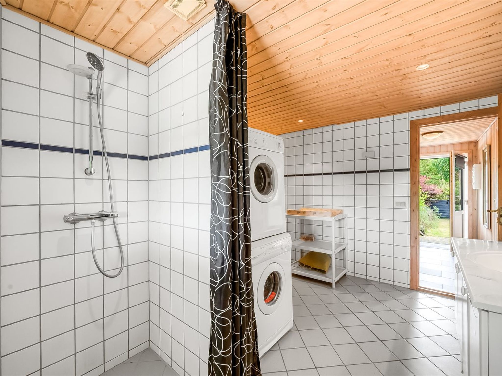 "Yorick" - 350m to the fjord-Binnen