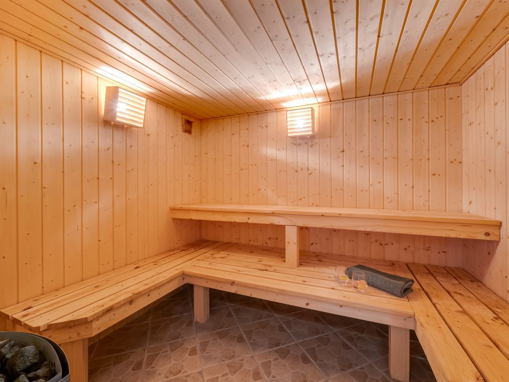 Blaguna: Ruim familiehuis aan zee met sauna en speeltuin voor 18 personen - foto 44