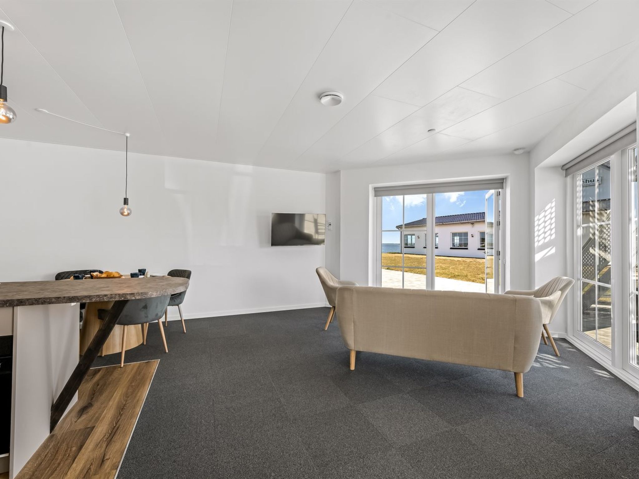 "Apsolon" - 50m to the fjord - Inside