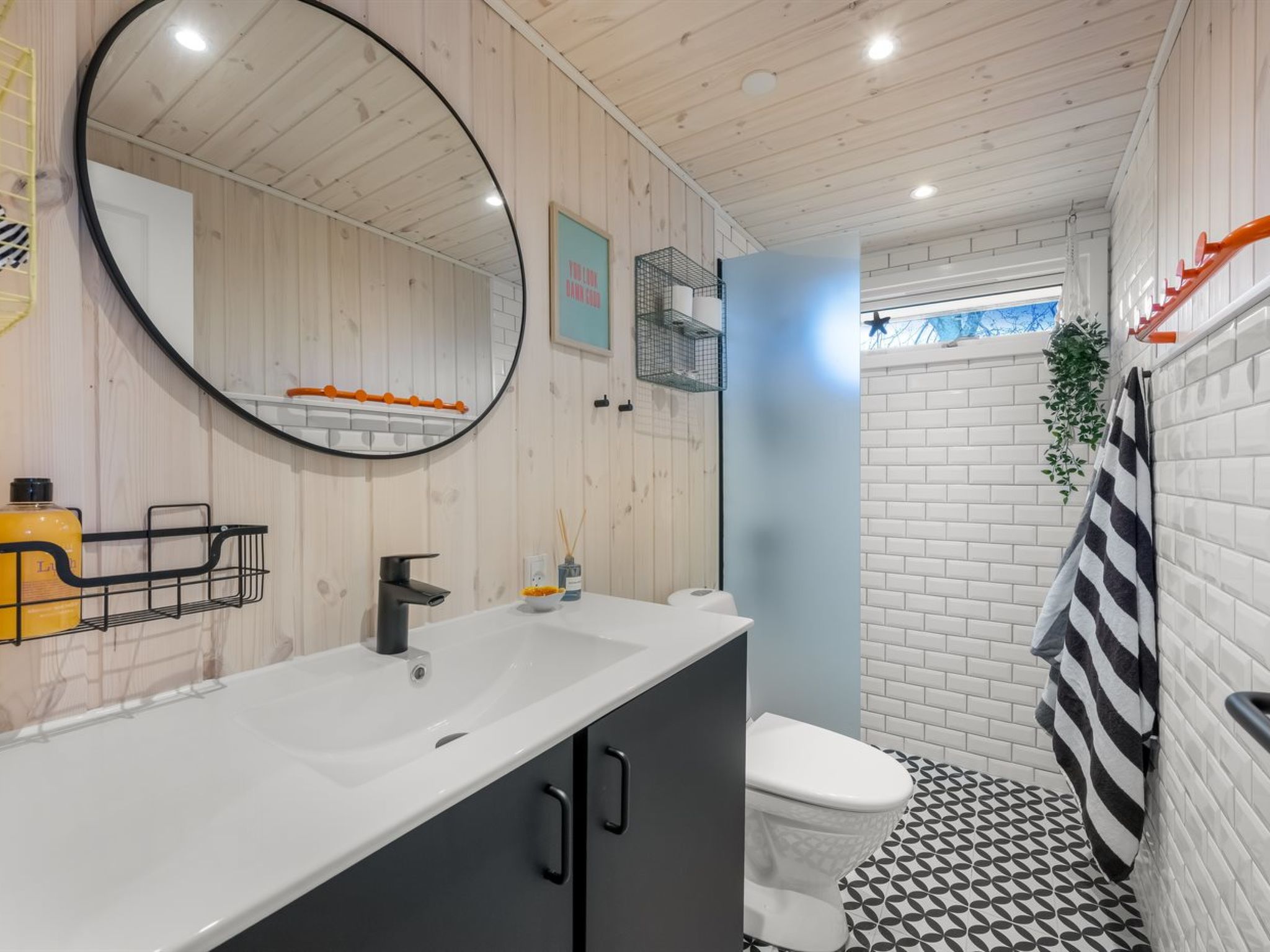 "Nelina" - 950m to the fjord - Binnen