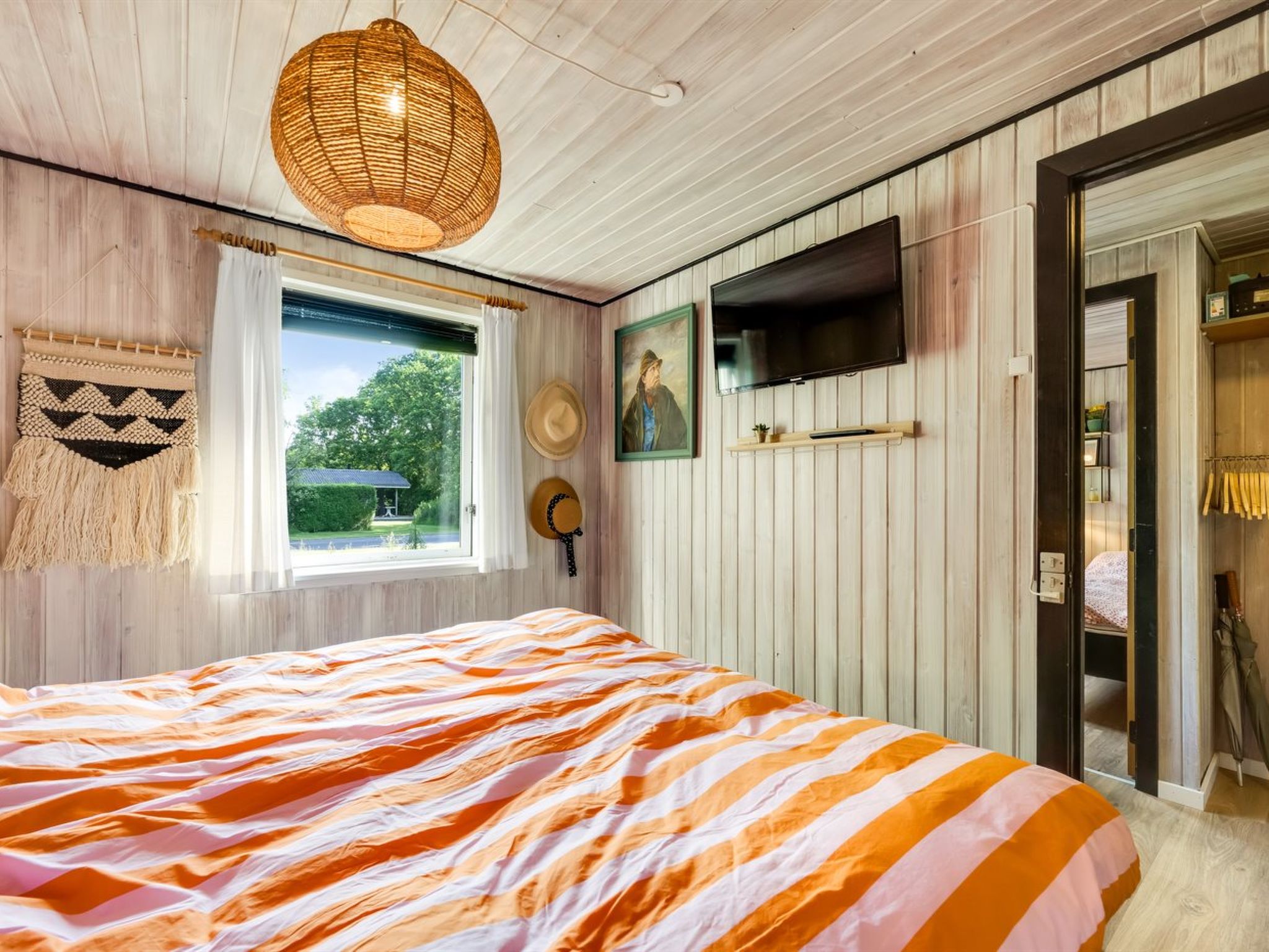 "Nelina" - 950m to the fjord - Binnen