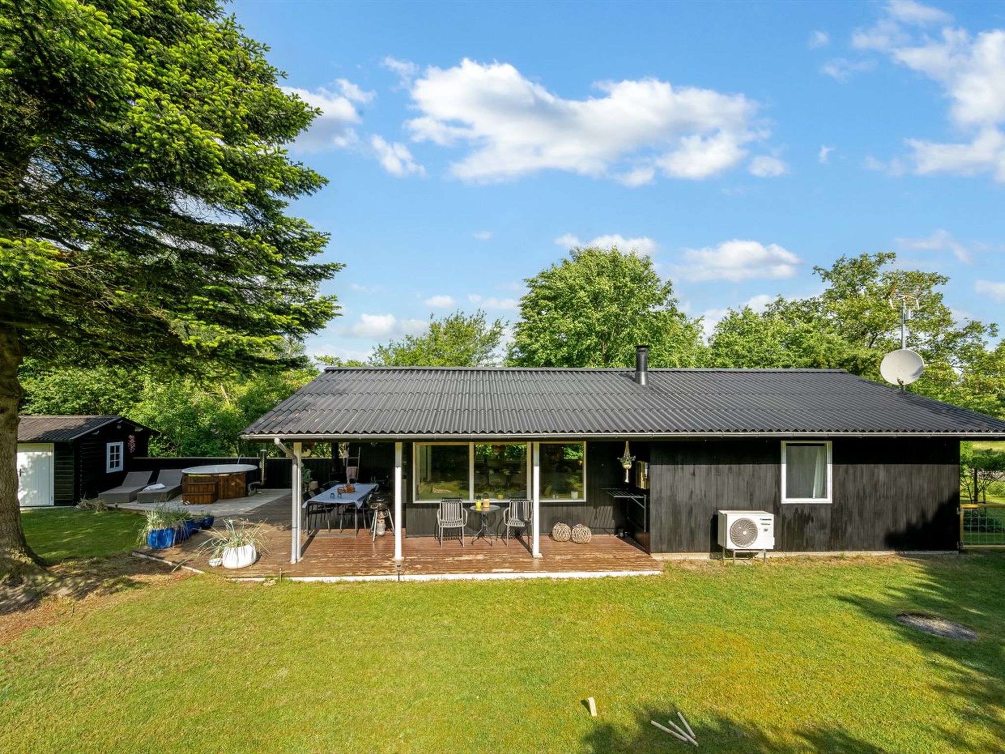 "Nelina" - 950m to the fjord - Buiten